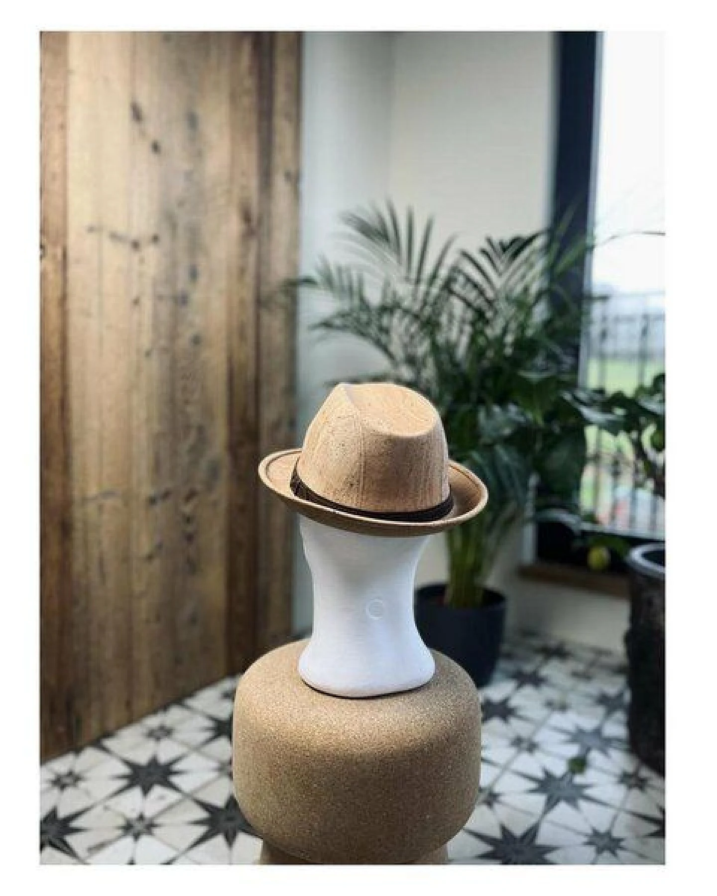 Kork-Deko Trilby Hut aus Korkstoff - beige (Kork Hut "Melone", Fedora-Style) – Ansicht 4