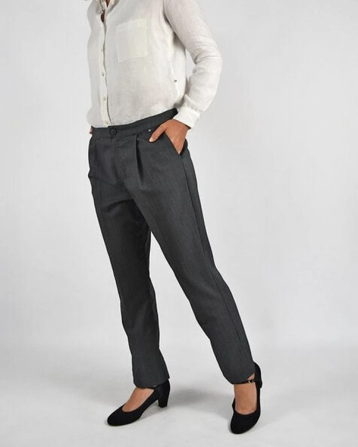 Karottenhose Zidi high rise aus upgecycelter herringbone Wolle Aatise