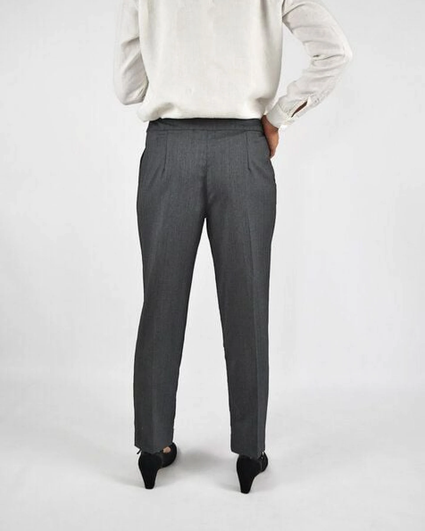 Karottenhose Zidi high rise aus upgecycelter herringbone Wolle Aatise – Ansicht 3