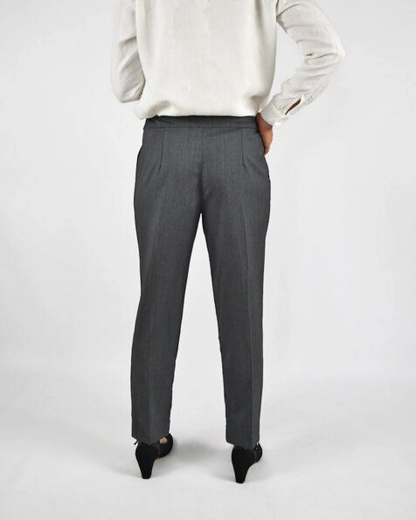 Karottenhose Zidi high rise aus upgecycelter herringbone Wolle Aatise – Ansicht 2
