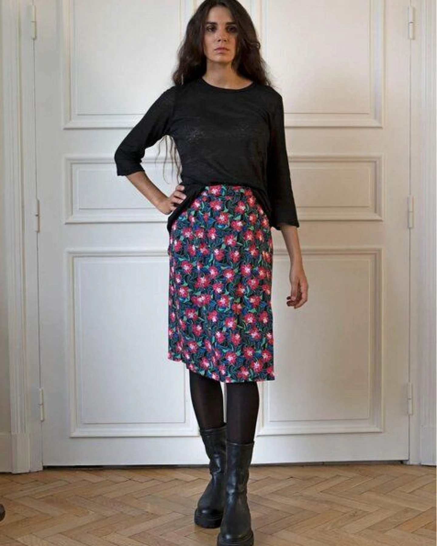 Aatise Kurzer bedruckter Wickelrock Zana aus 100% EcoVero – Ansicht 3