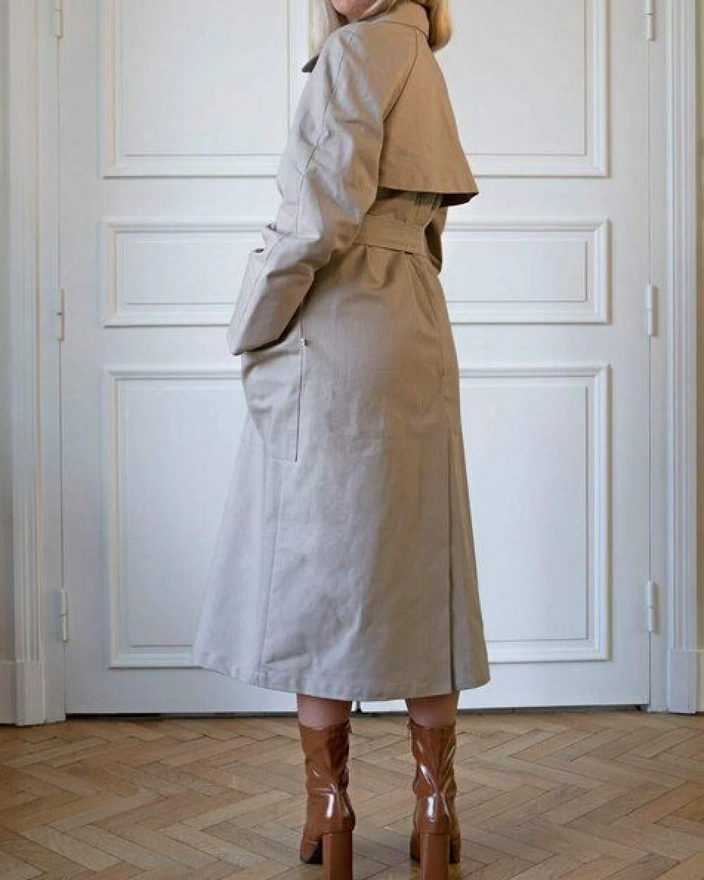 Aatise Langer Damen-Trenchcoat Zora femme coton upcyclé Farbe beige – Ansicht 4