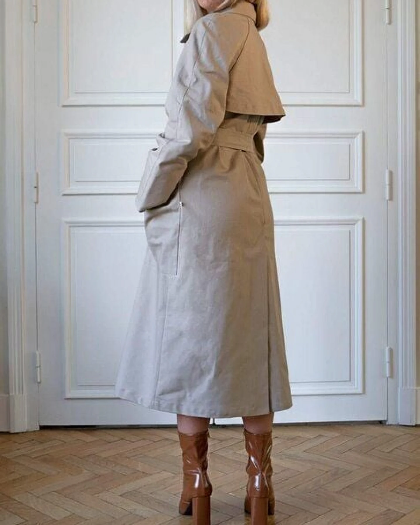 Aatise Langer Damen-Trenchcoat Zora femme coton upcyclé Farbe beige – Ansicht 4