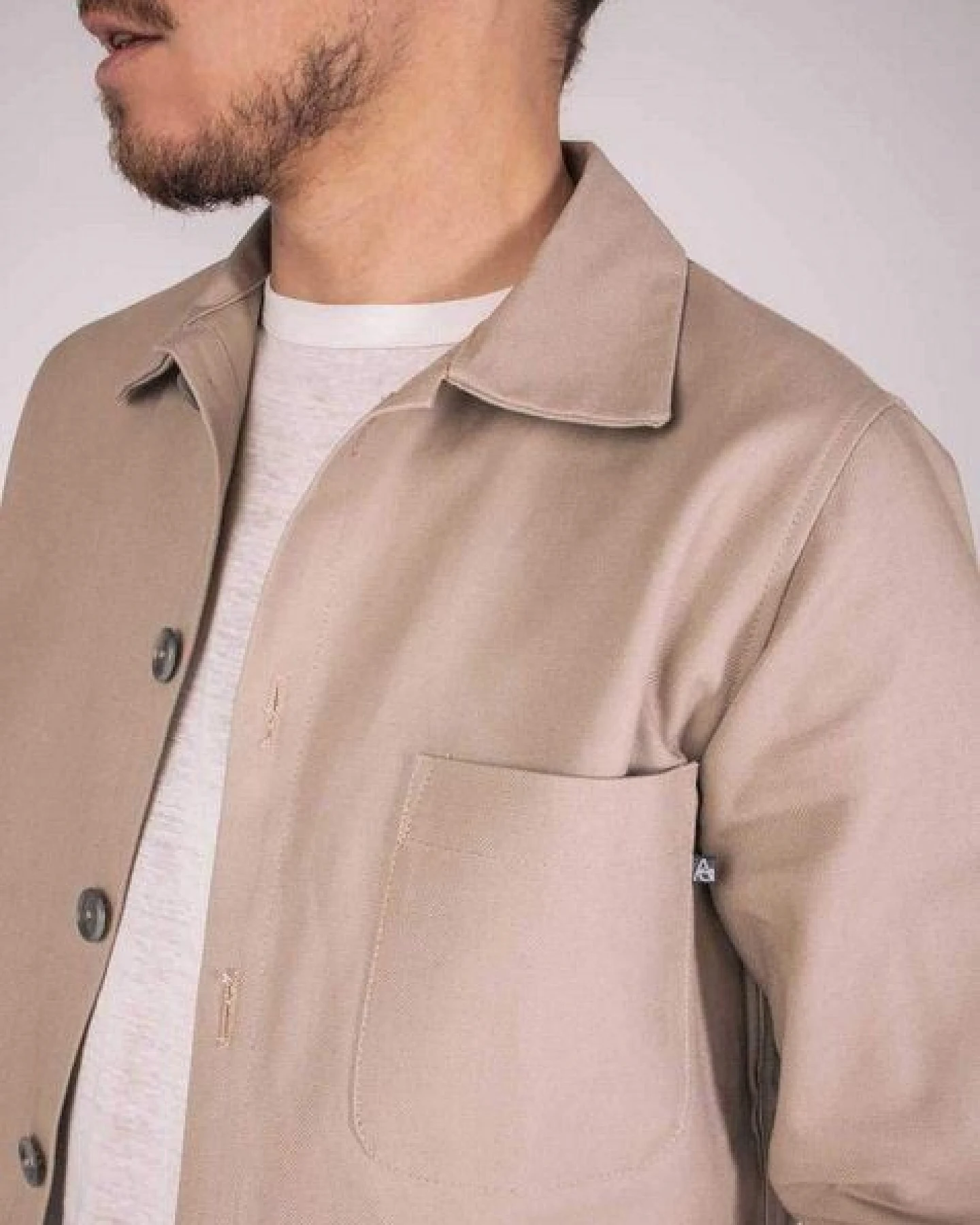 Aatise Herrenjacke Zularit aus upgecycelter beiger Baumwolle – Ansicht 4