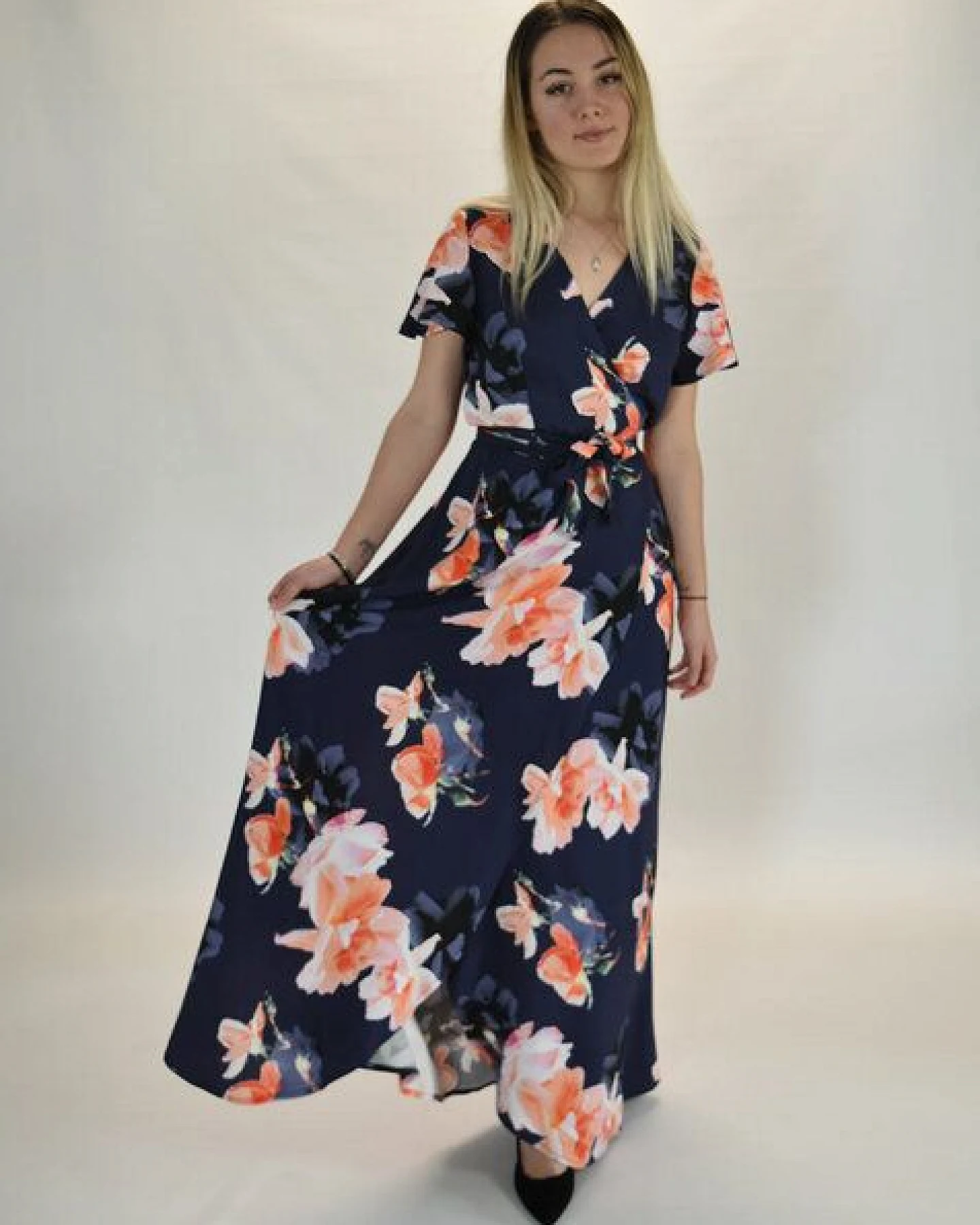 Aatise Langes Abendkleid im Wickeleffekt Zermonie 100% EcoVero – Ansicht 2