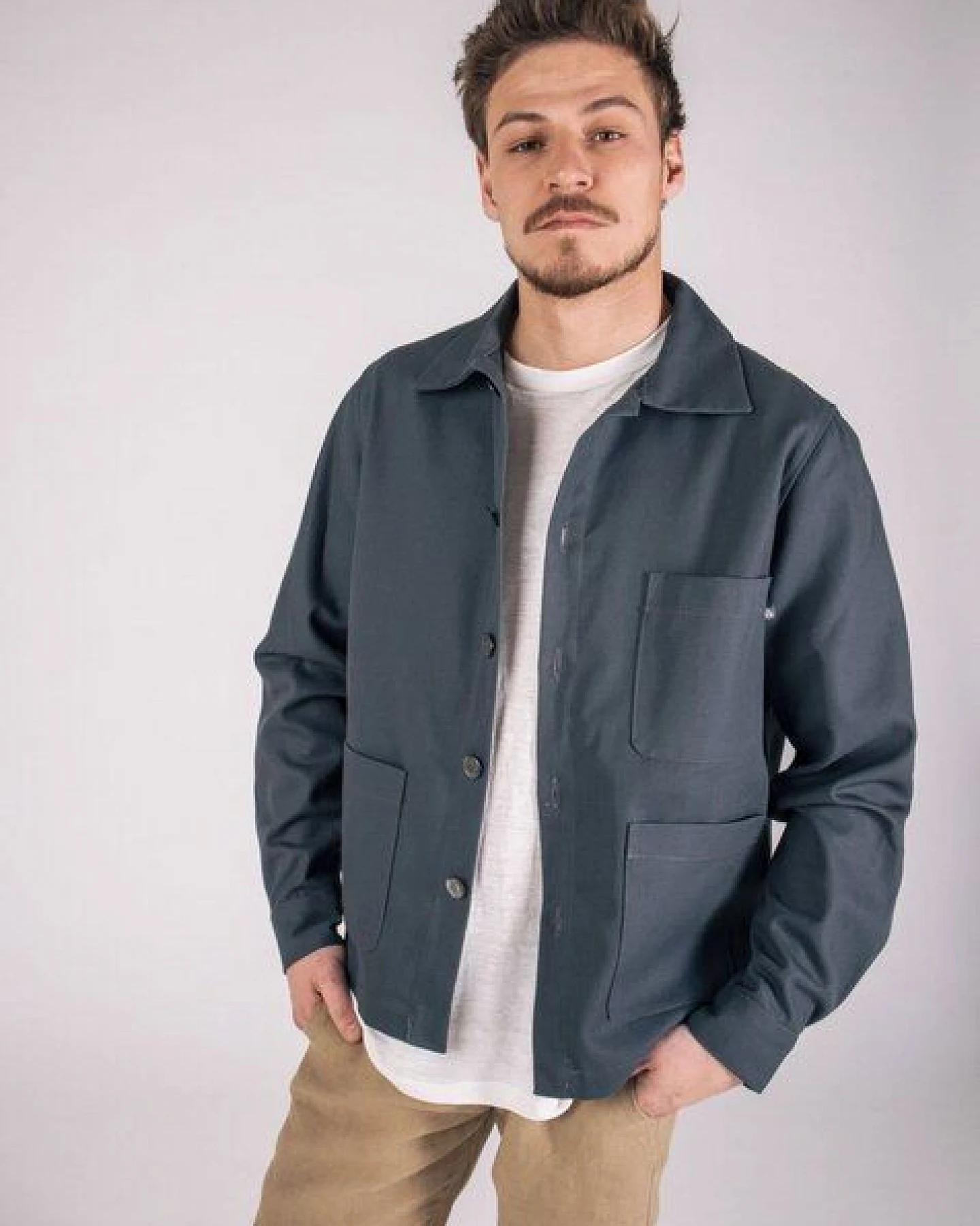 Aatise Zularit Unisex Männer - Jacke Dunkelgrau -upgecycelter PolyBaumwolle – Ansicht 2