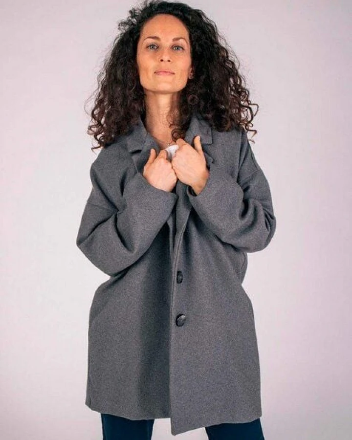 Aatise Damen-Oversize Mantel Zaneta aus upgecycelter Kammwolle