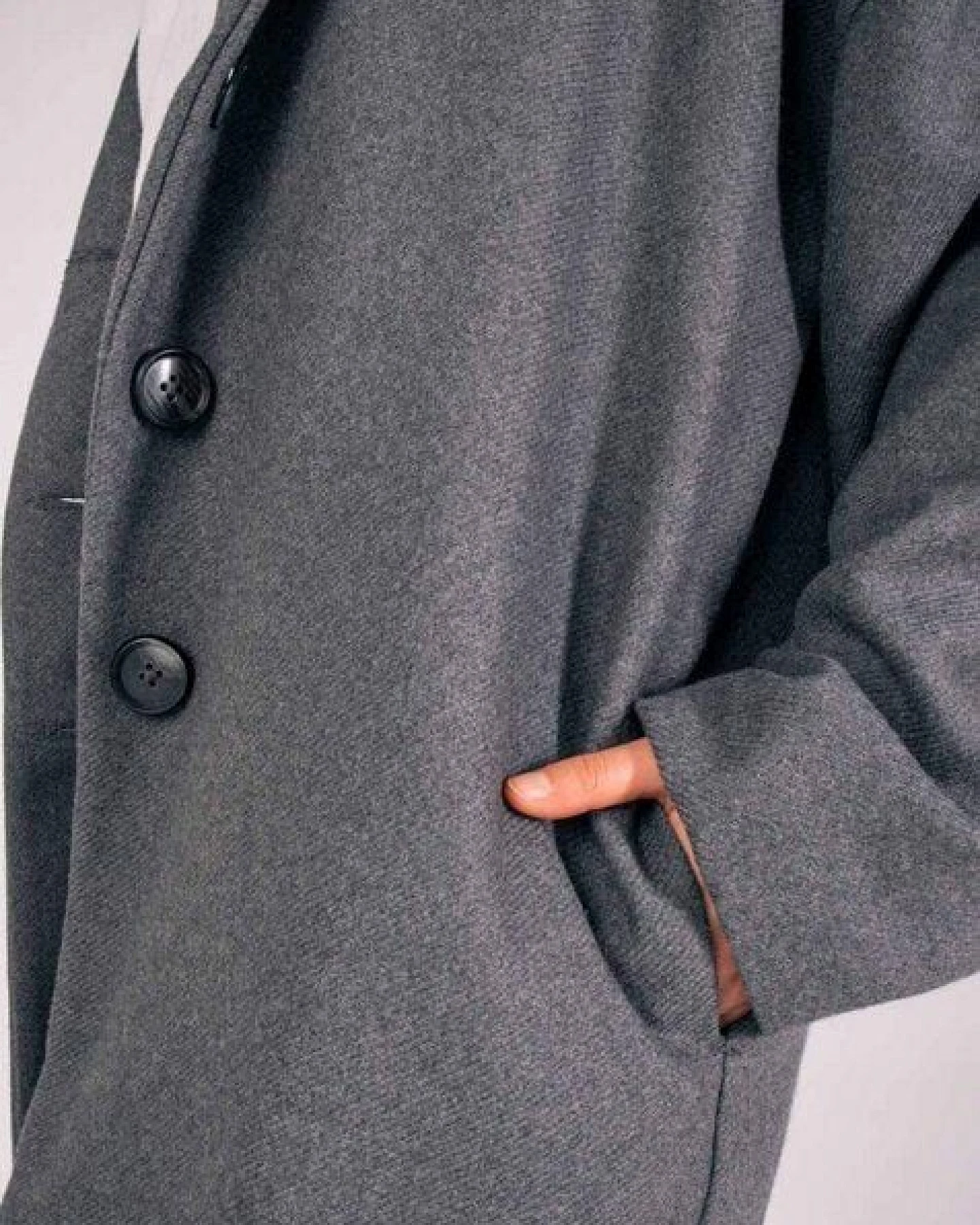 Aatise Damen-Oversize Mantel Zaneta aus upgecycelter Kammwolle – Ansicht 3