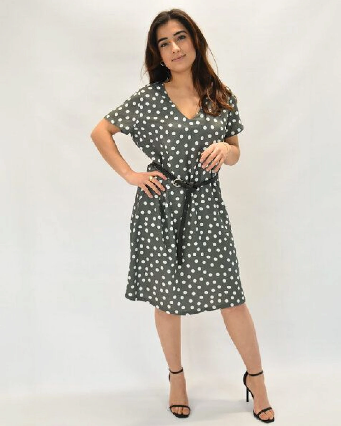 Aatise Shift-Kleid kurzarm Zelda aus 100% EcoVero roter Blumendruck – Ansicht 2