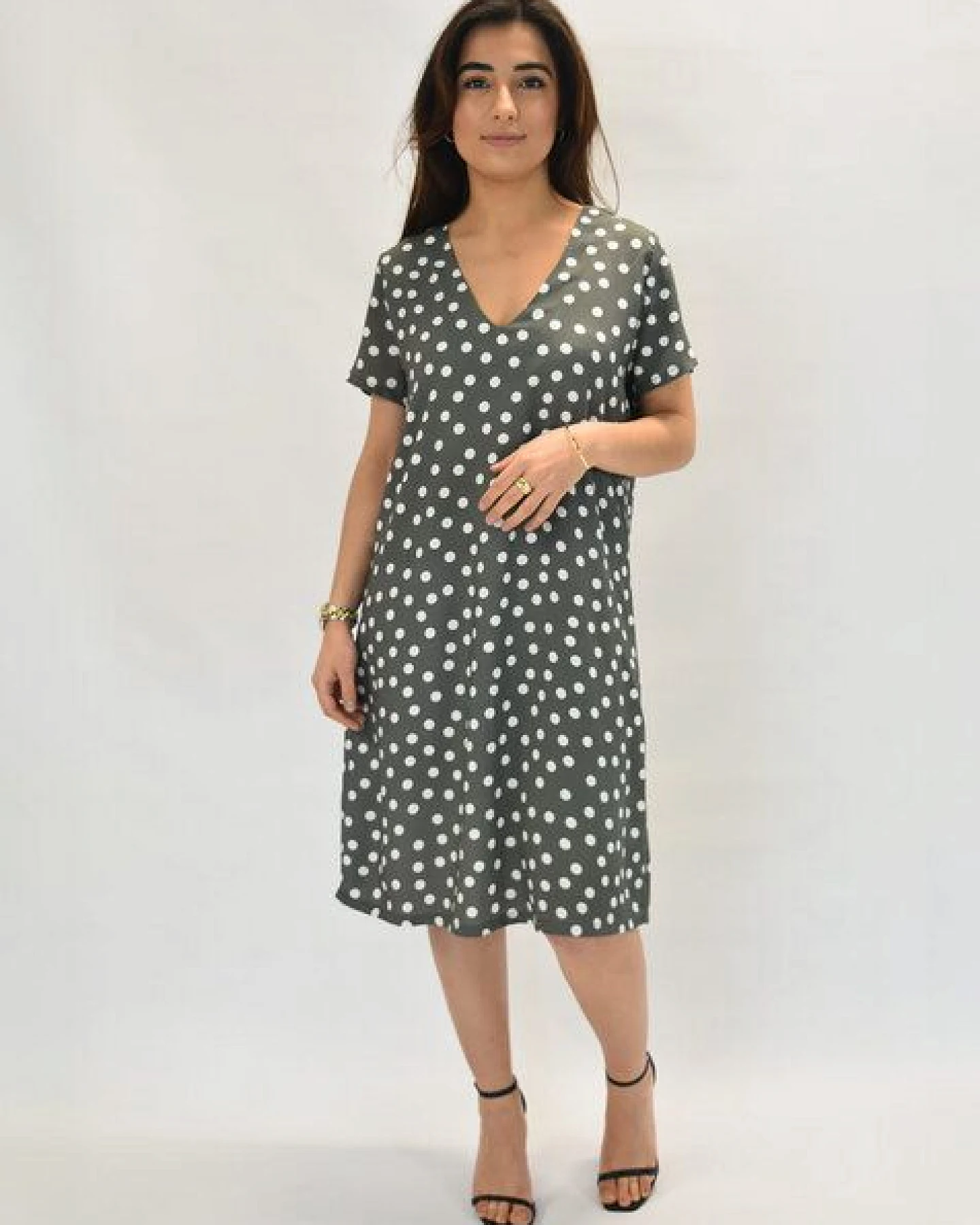 Aatise Shift-Kleid kurzarm Zelda aus 100% EcoVero roter Blumendruck – Ansicht 2