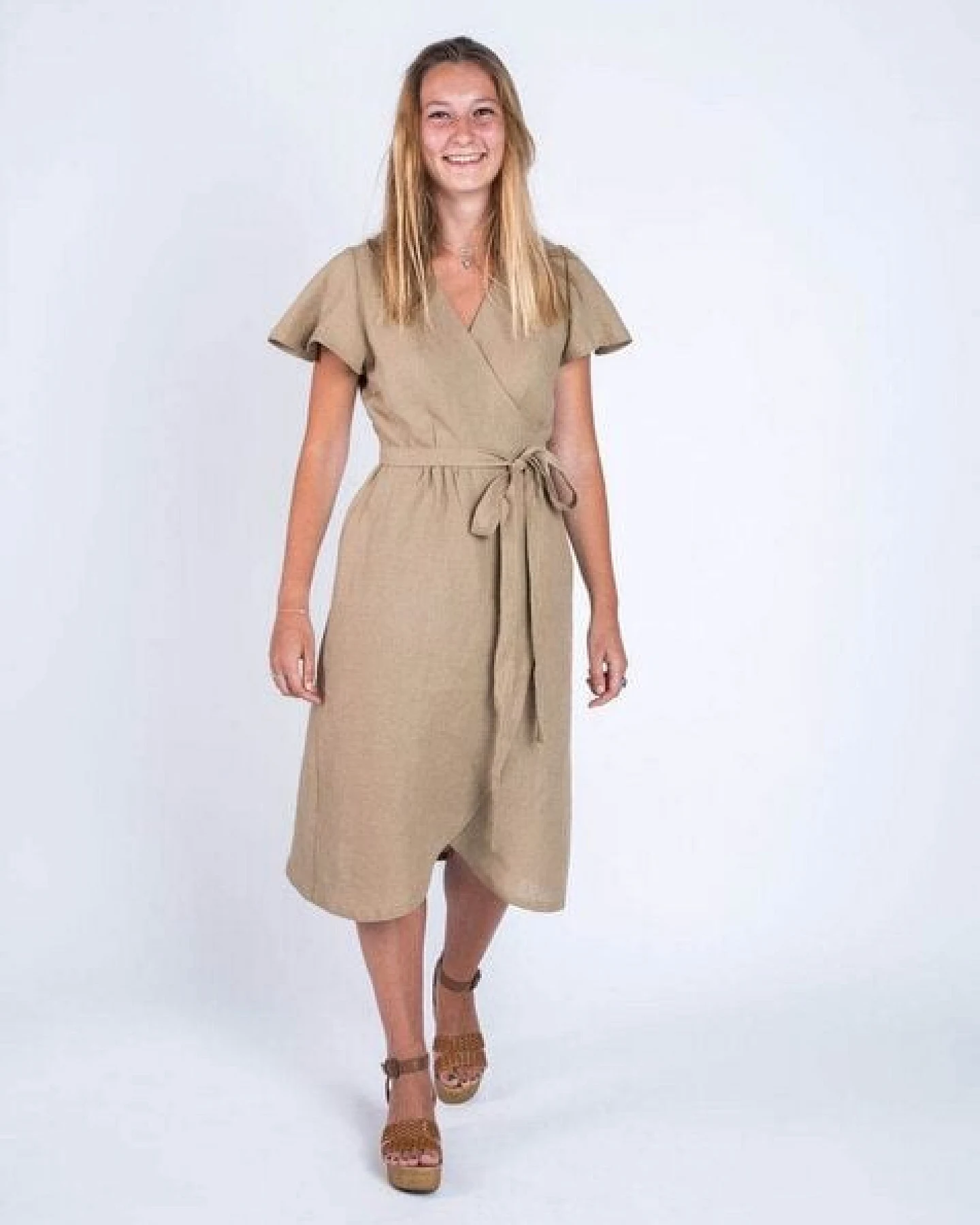 Aatise 100% Leinen-Wickelkleid mit Schmetterlingsärmeln Zargot – Ansicht 4