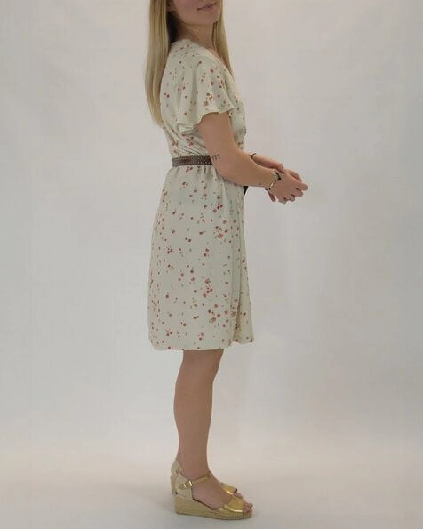 Aatise Shiftkleid Zelda mit Schmetterlingsärmel, oranger Druck, 100% EcoVero – Ansicht 4