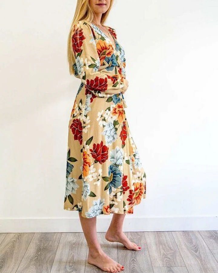 Aatise Wickelkleid mit Bischofsärmeln wadenlanger Rock Zovy, 100% EcoVero