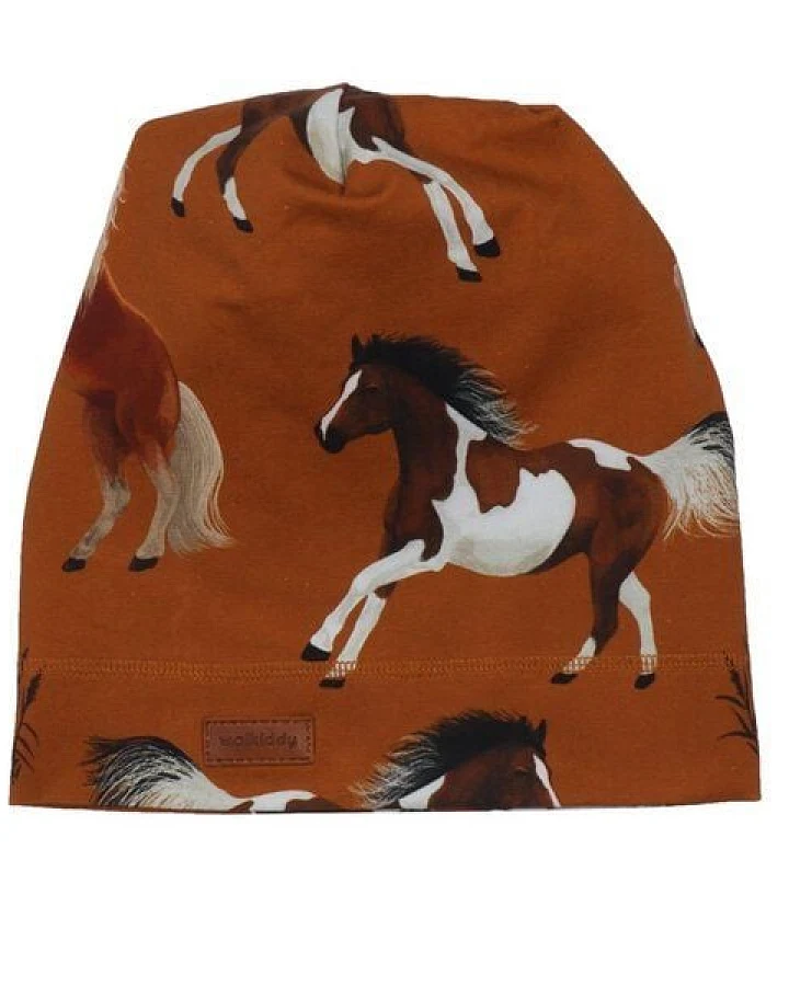 Babymütze GOTS-zertifiziert aus Bio-Baumwolle, braun mit Joyful-Horses-Print, weicher Jersey, dehnbar & hautfreundlich – Walkiddy