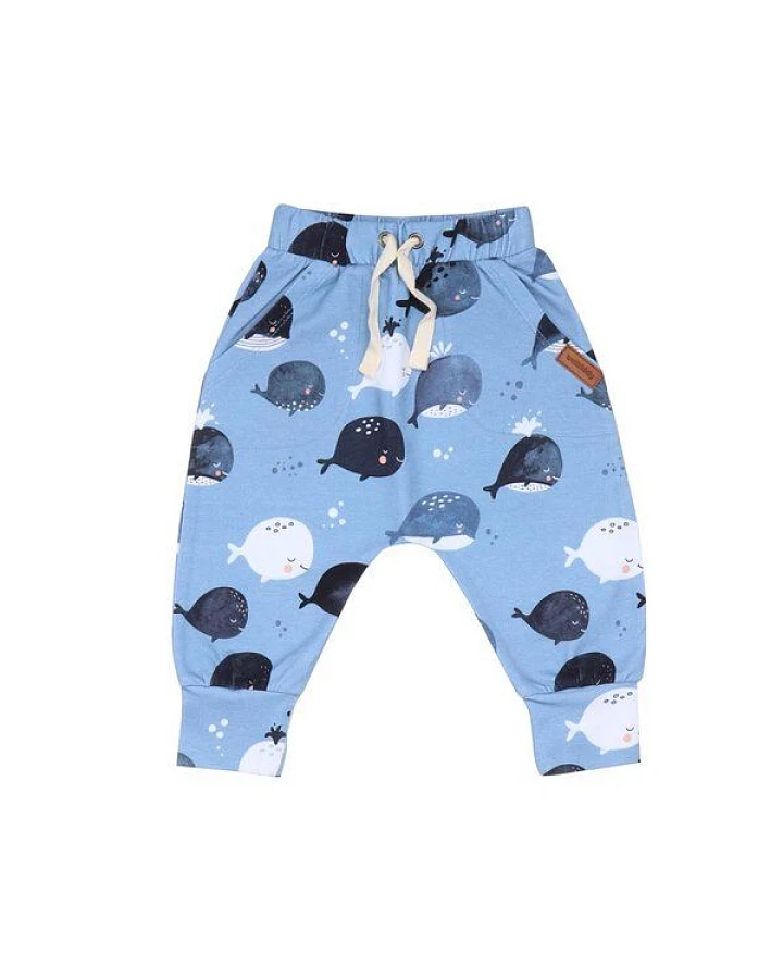 Kinder Jogginghose Bio-Baumwolle Blau mit Walen – bequeme Sweatpants von Walkiddy für Alltag & Kita – nachhaltige, hautfreundliche & langlebige Qualität von Walkiddy
