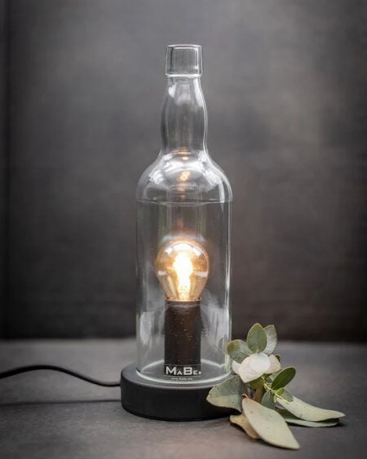 MaBe Tischleuchte + WINDLICHT aus der Whisky Flasche 2in1
