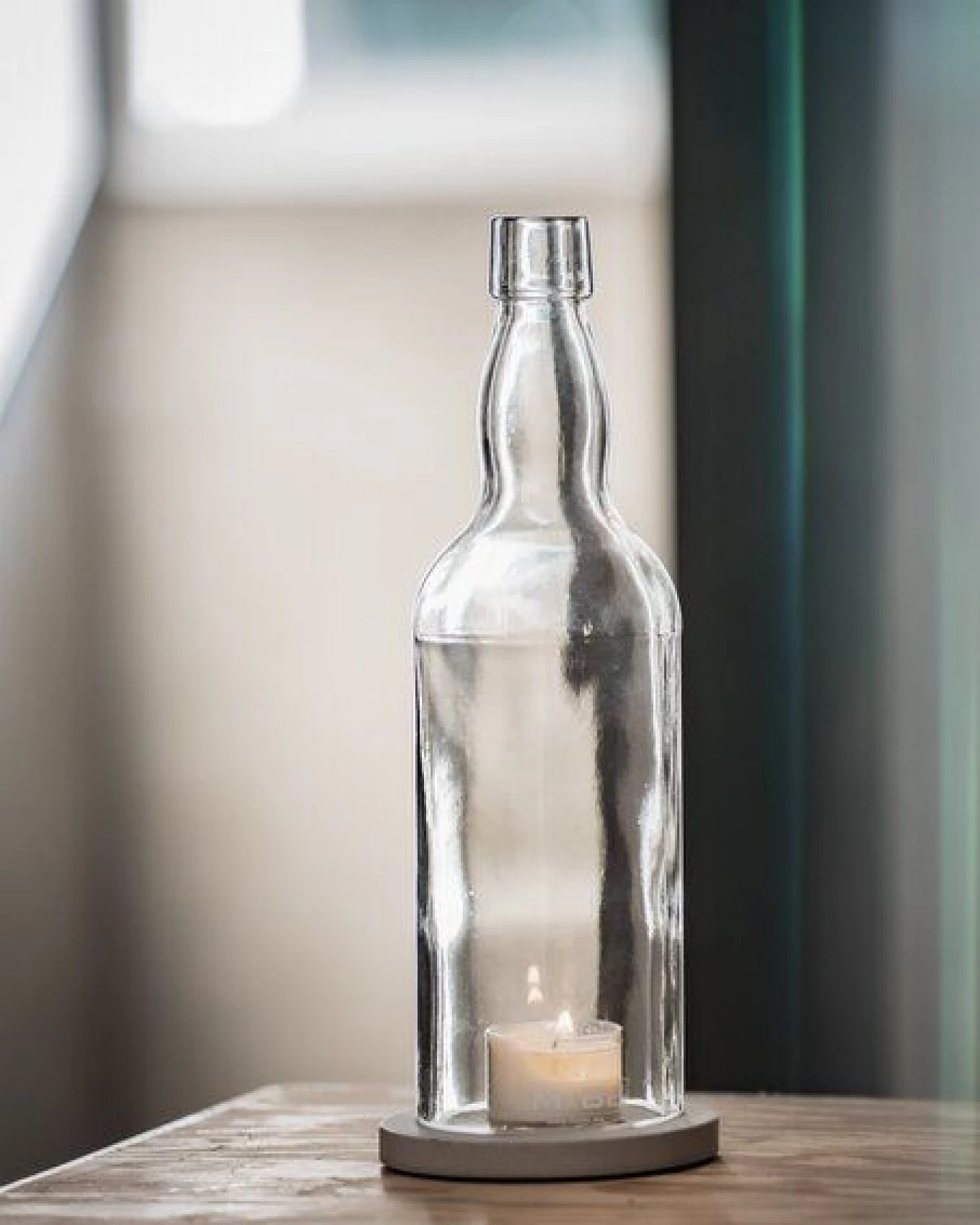 MaBe Tischleuchte + WINDLICHT aus der Whisky Flasche 2in1 – Ansicht 3