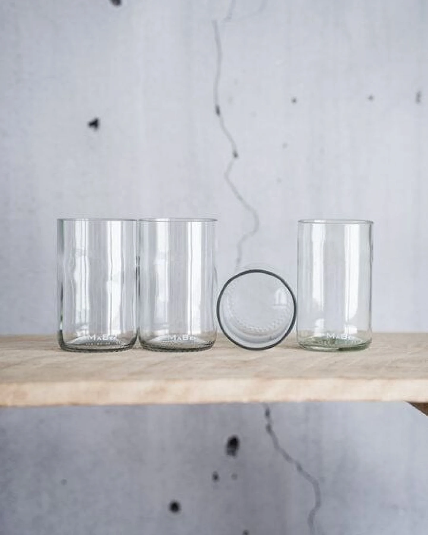 MaBe Trinkglas sustainable - 350ml - Upcycling aus der Weinflasche 4er Set – Ansicht 3