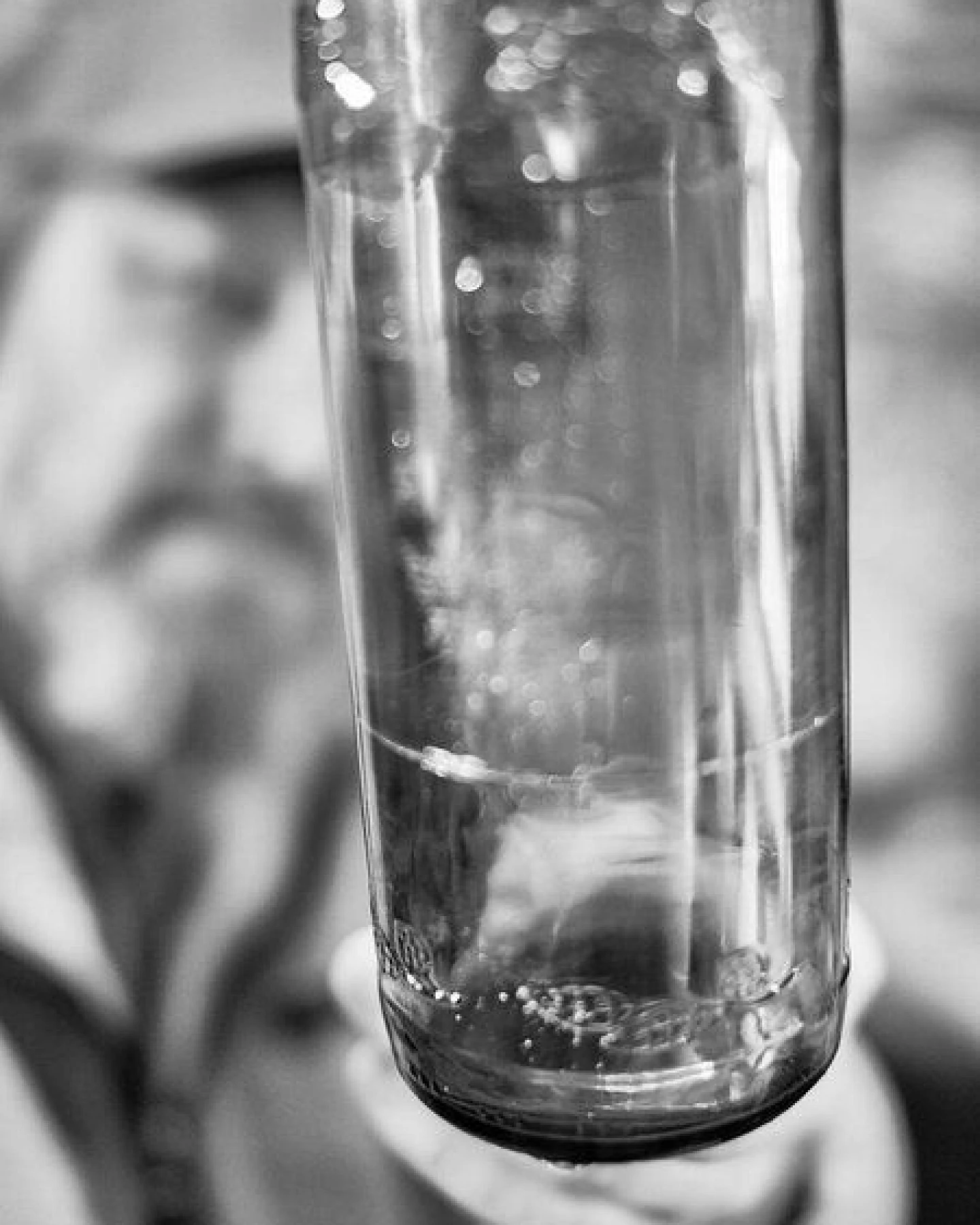 MaBe Aschenbecher aus der Sektflasche – Ansicht 3