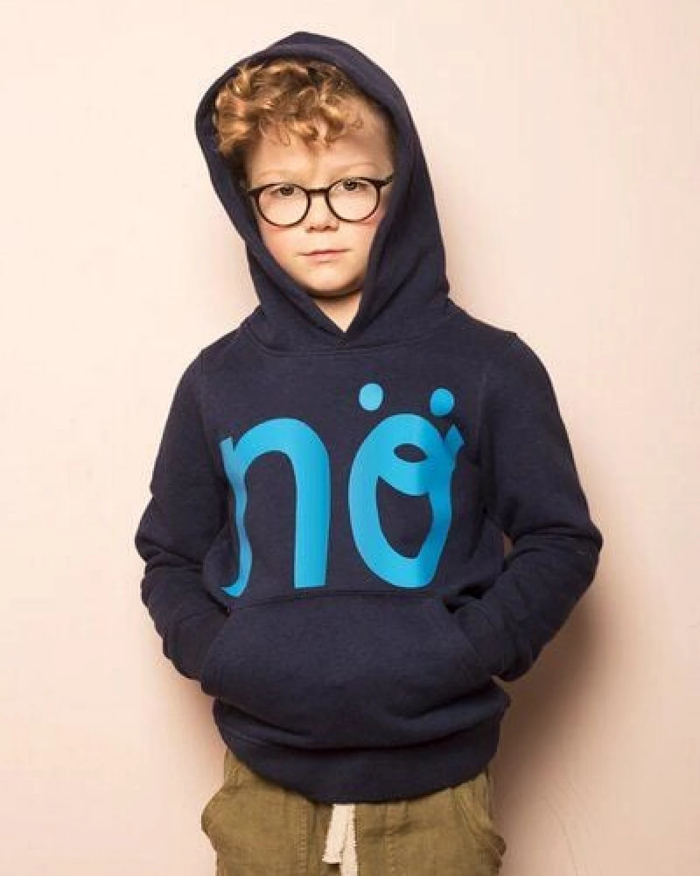 NÖ by LOVE IT GREEN NÖ Kids Hoodie – Ansicht 2