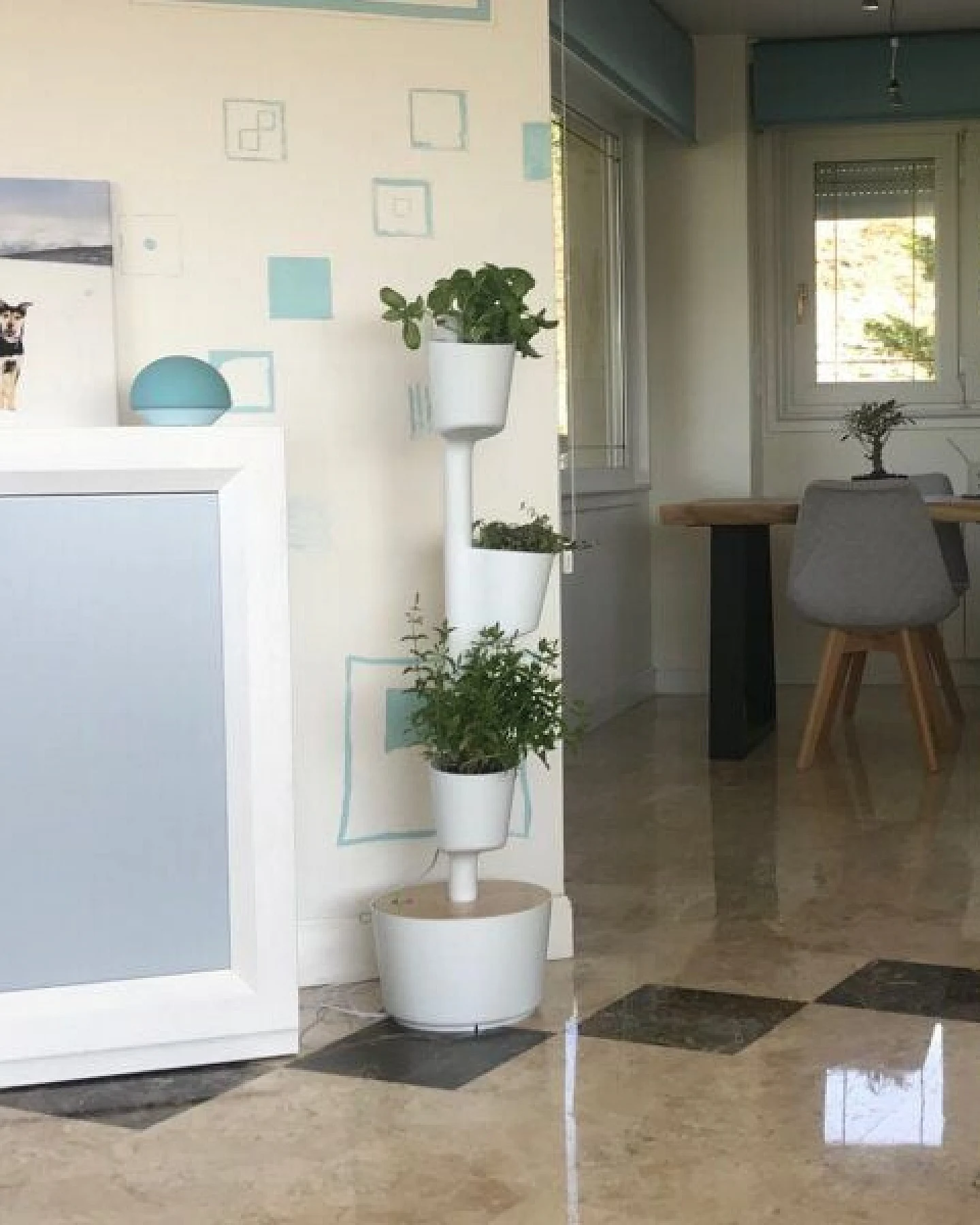 CitySens Vertikaler Blumentopf mit manueller Bewässerung; 3 Blumentöpfe – Ansicht 3