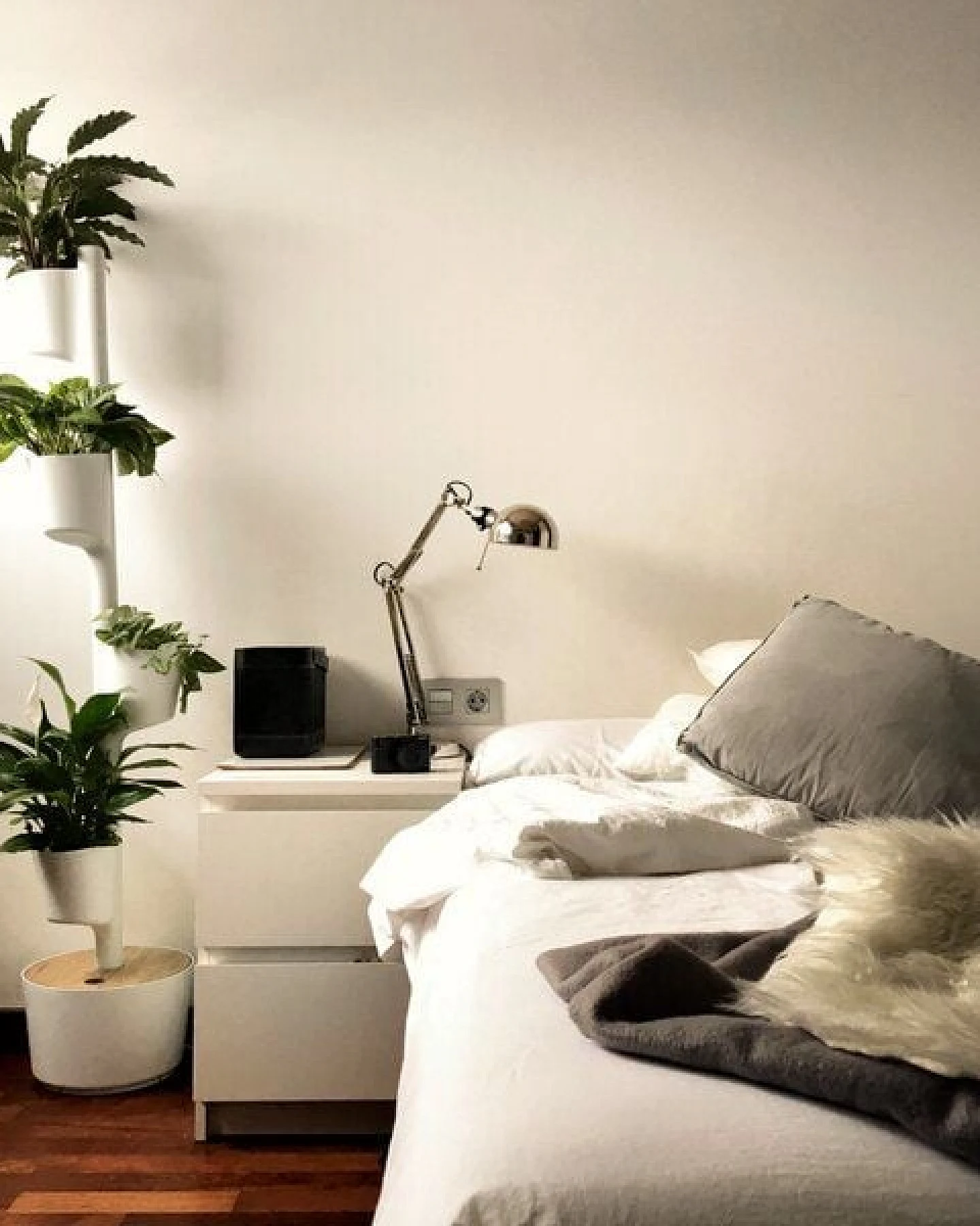 CitySens Vertikaler Blumentopf mit manueller Bewässerung; 4 Blumentöpfe – Ansicht 4