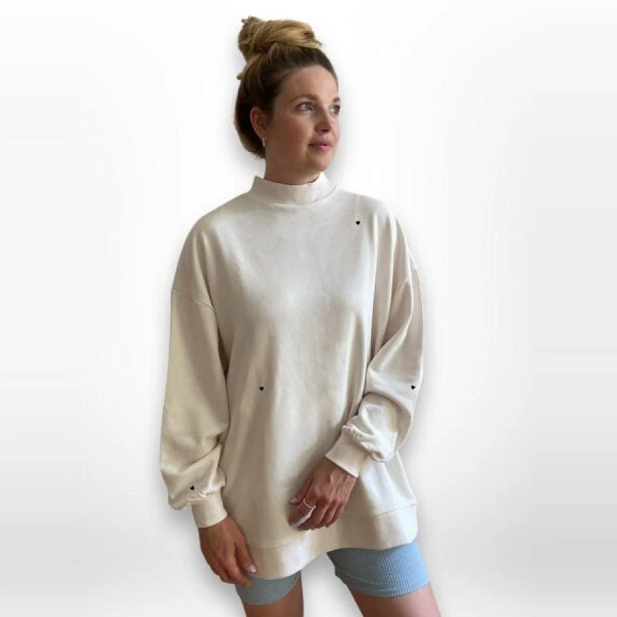 Beige Mit Schwarzen Herzchen