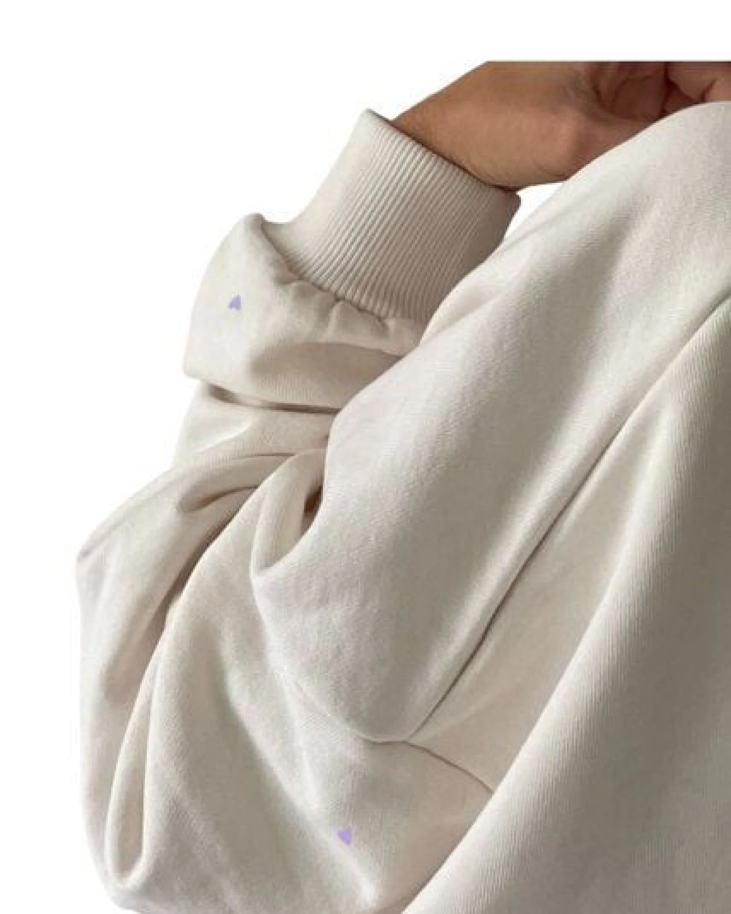 noemvri fashion label oversized Sweatshirt Turtleneck mit Herzchen – Ansicht 2