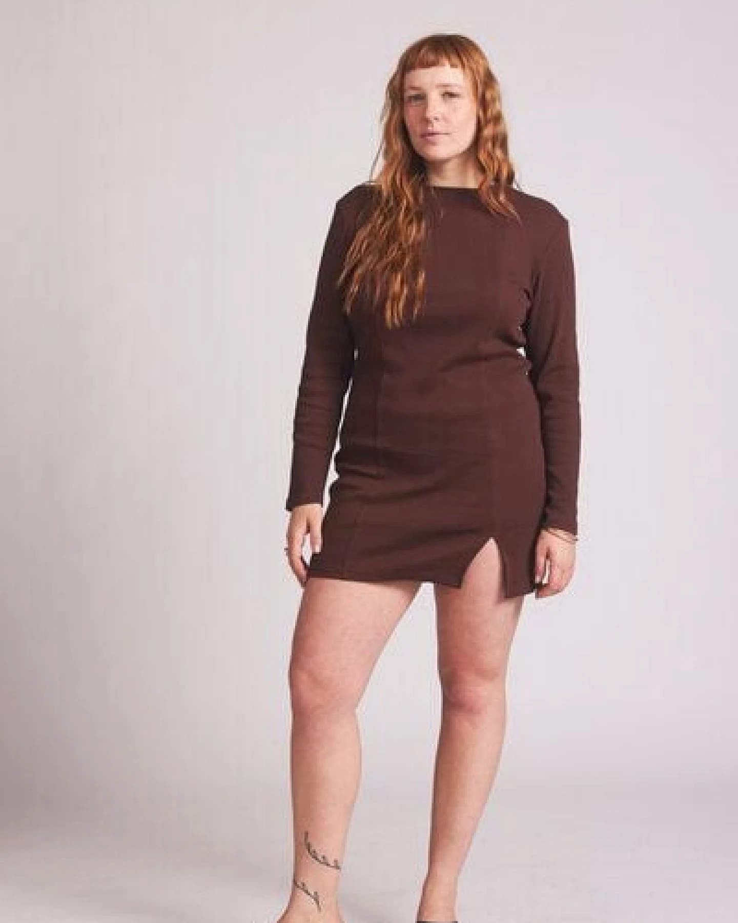 Baìge the Label Brandi - kurzes Kleid mit Schlitz – Ansicht 4