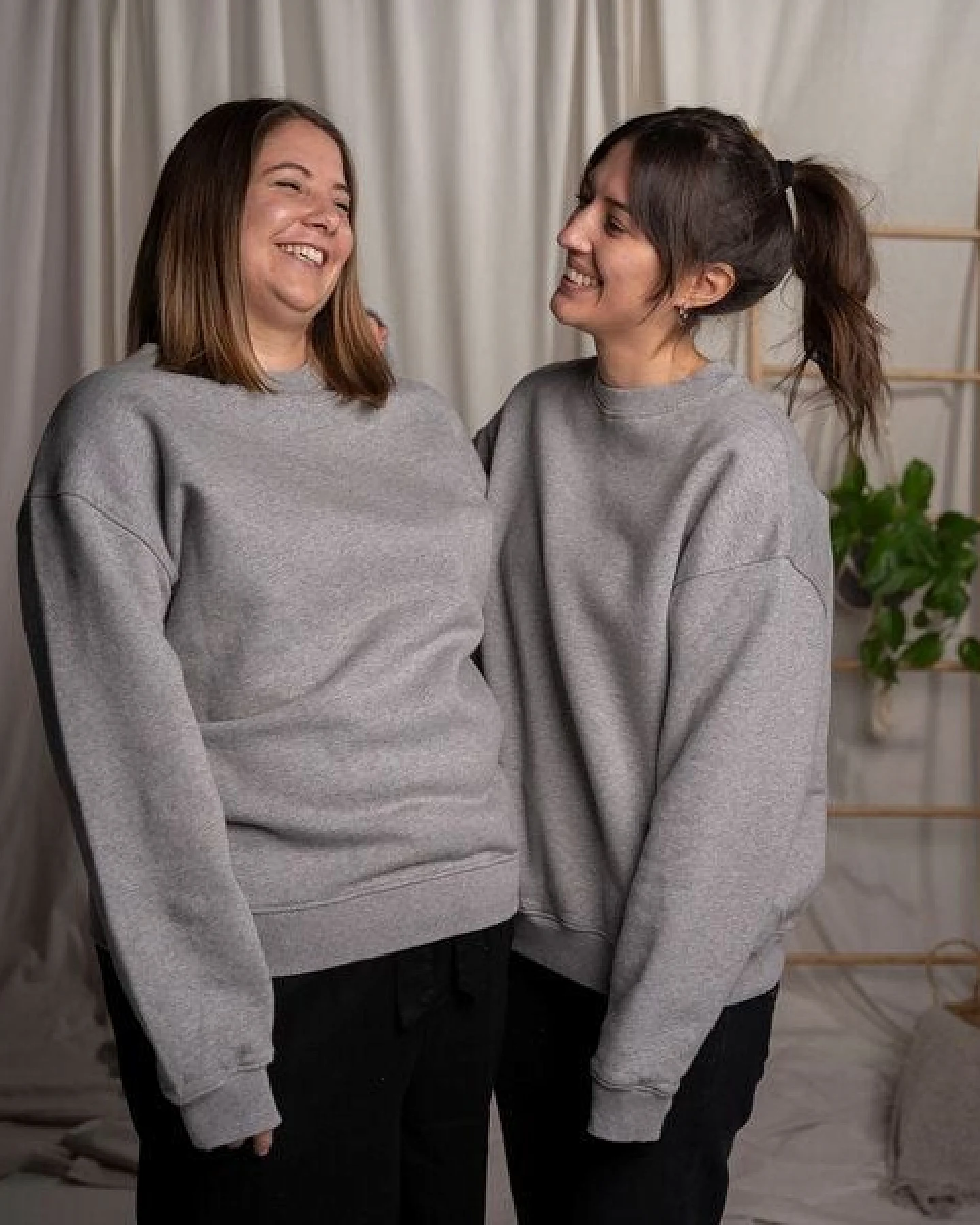 Vresh Clothing Viliz - Unisex Oversized Sweater aus Biobaumwolle – Ansicht 4
