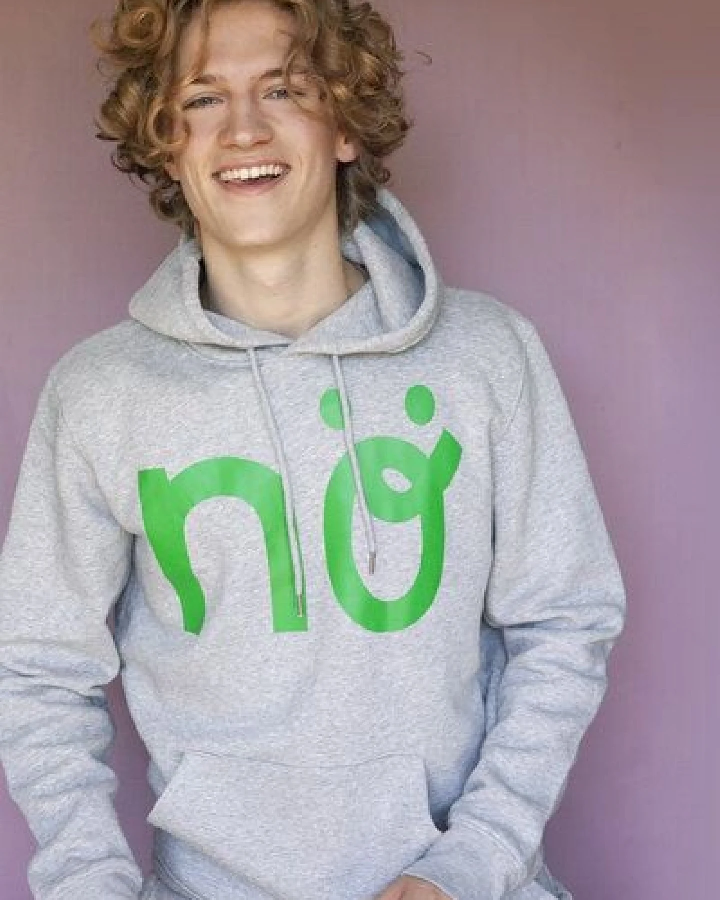 NÖ by LOVE IT GREEN NÖ Hoodie Unisex – Ansicht 2