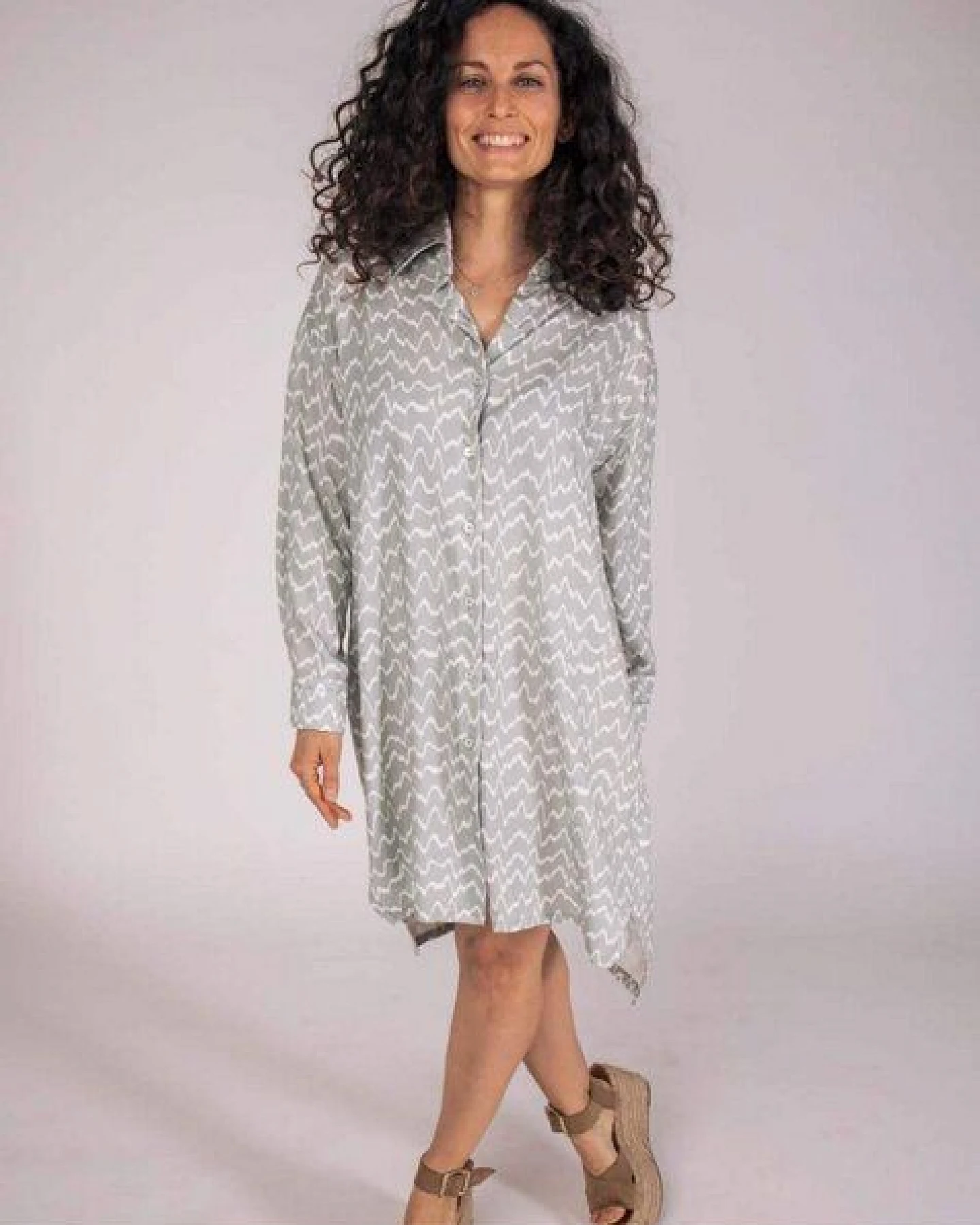 Aatise Hemdblusenkleid kurz langarm 100% EcoVero Zaum – Ansicht 4