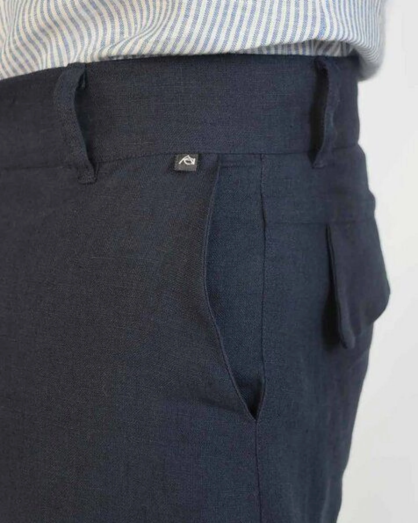 Aatise Herren Leinenhose im Chino-Stil aus 100% Leinen Zhineau – Ansicht 2