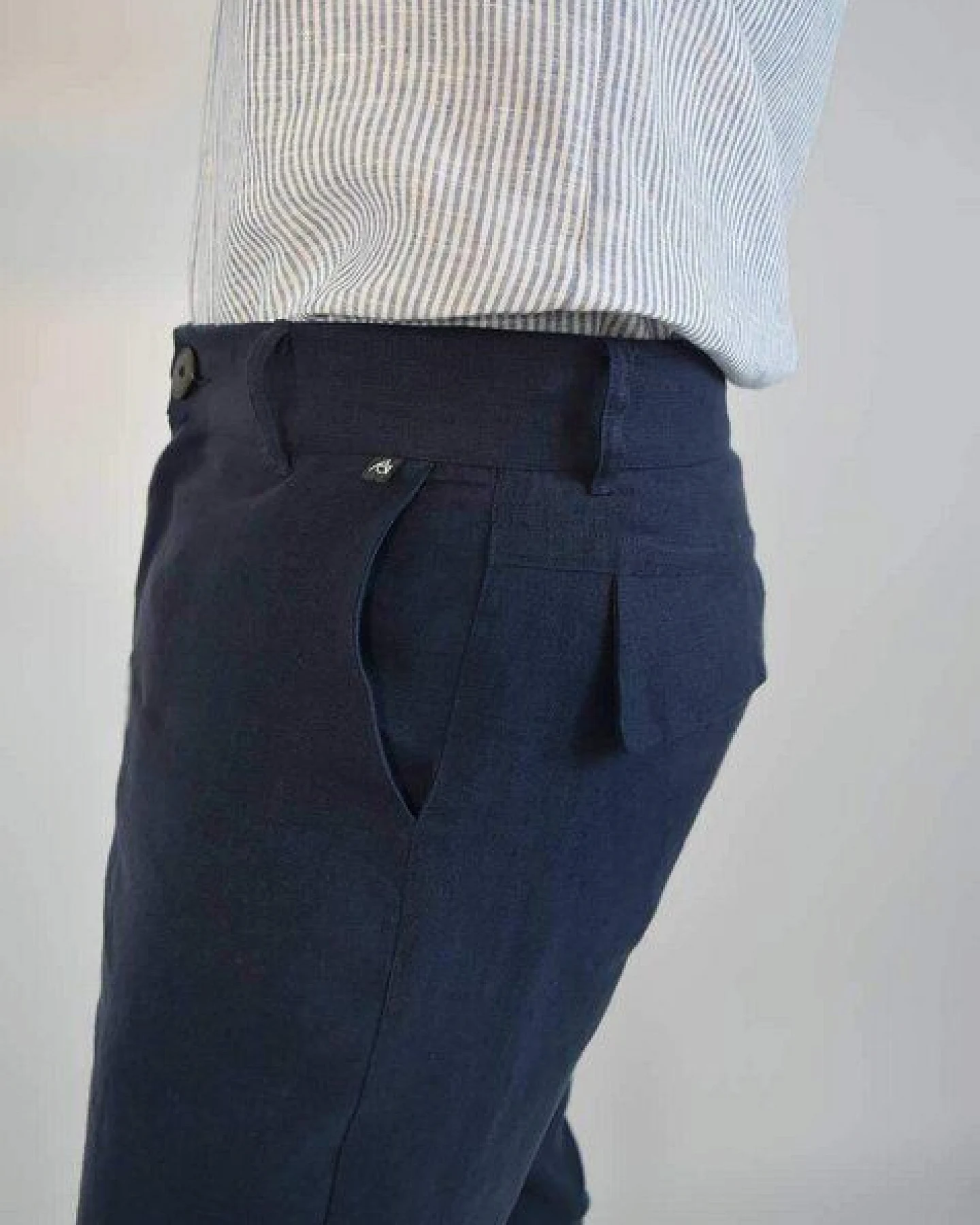 Aatise Herren Leinenhose im Chino-Stil aus 100% Leinen Zhineau – Ansicht 3