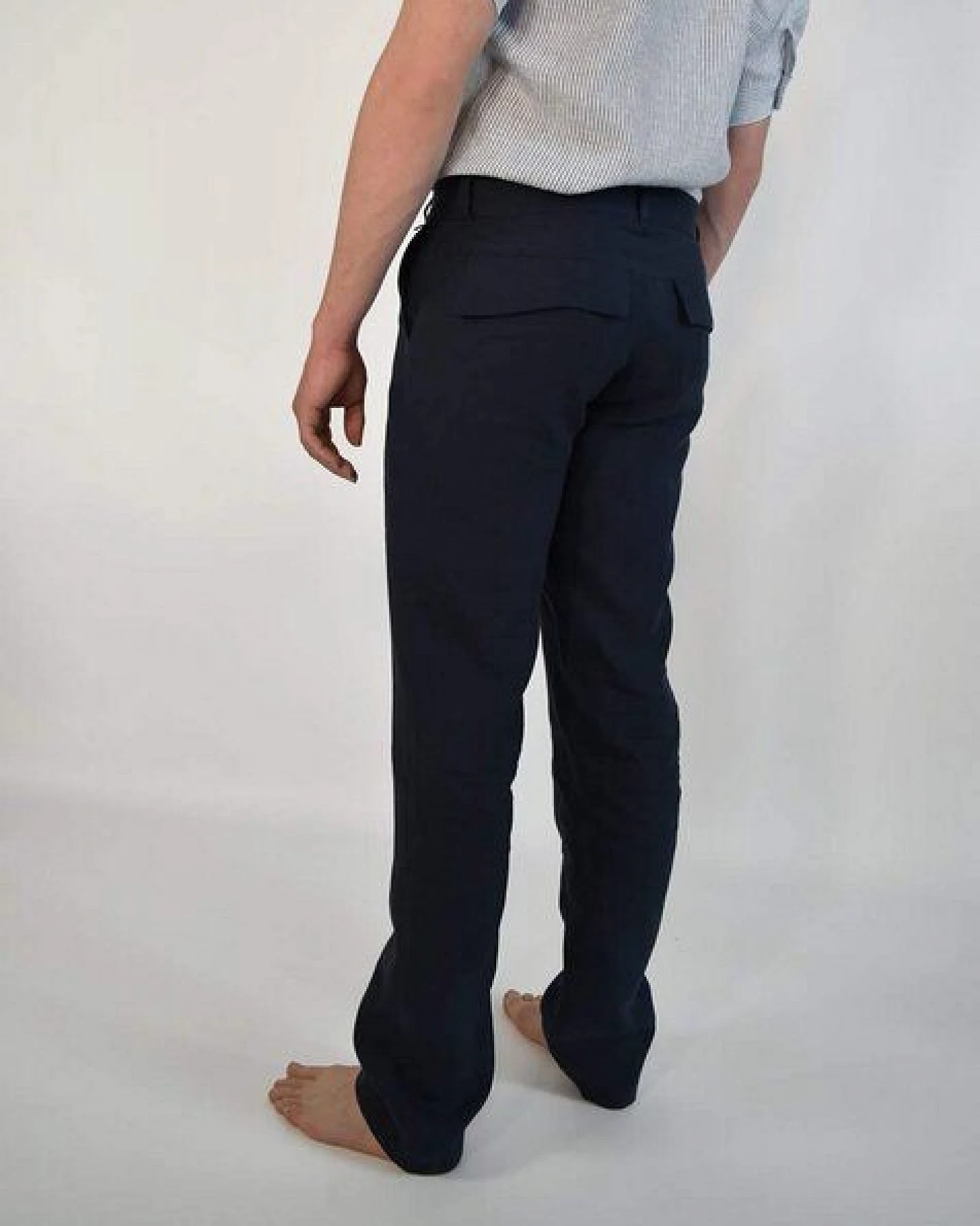 Aatise Herren Leinenhose im Chino-Stil aus 100% Leinen Zhineau – Ansicht 4