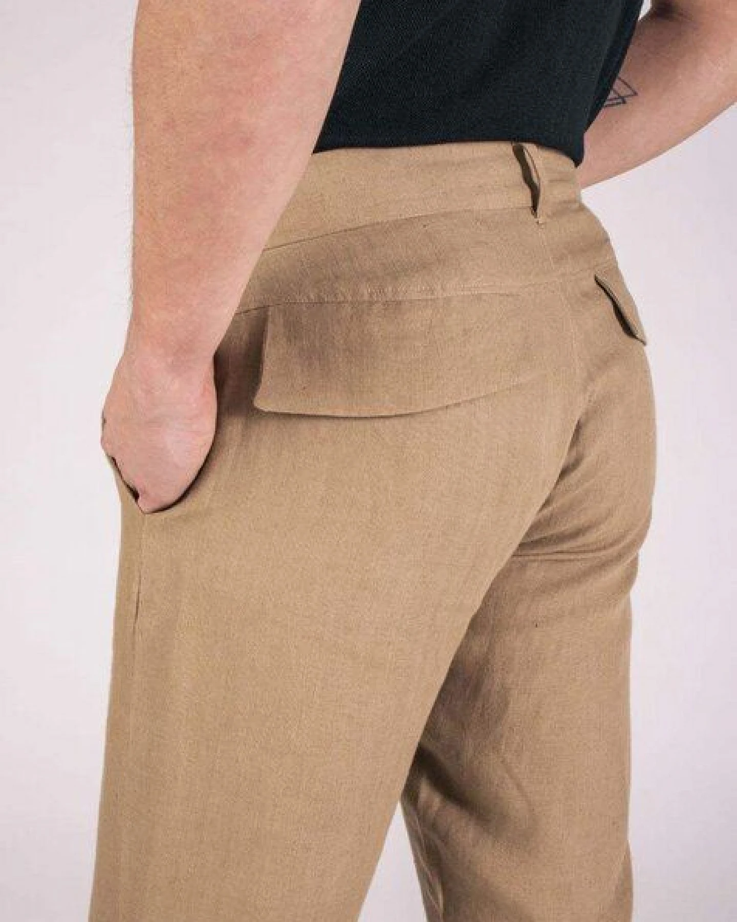 Aatise Herren Leinenhose im Chino-Stil aus 100% Leinen Zhineau – Ansicht 3
