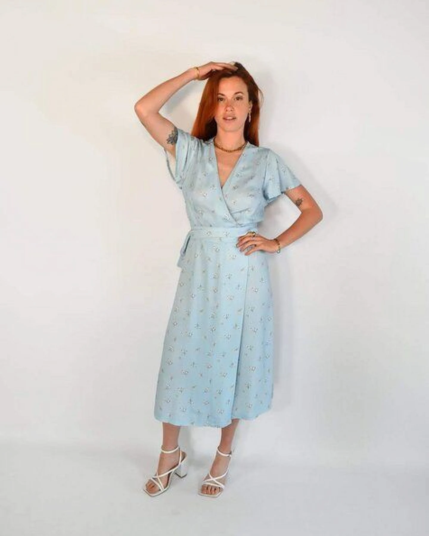 Aatise Wickelkleid Zovy Schmetterlingsärmel Druck 100% EcoVero – Ansicht 3