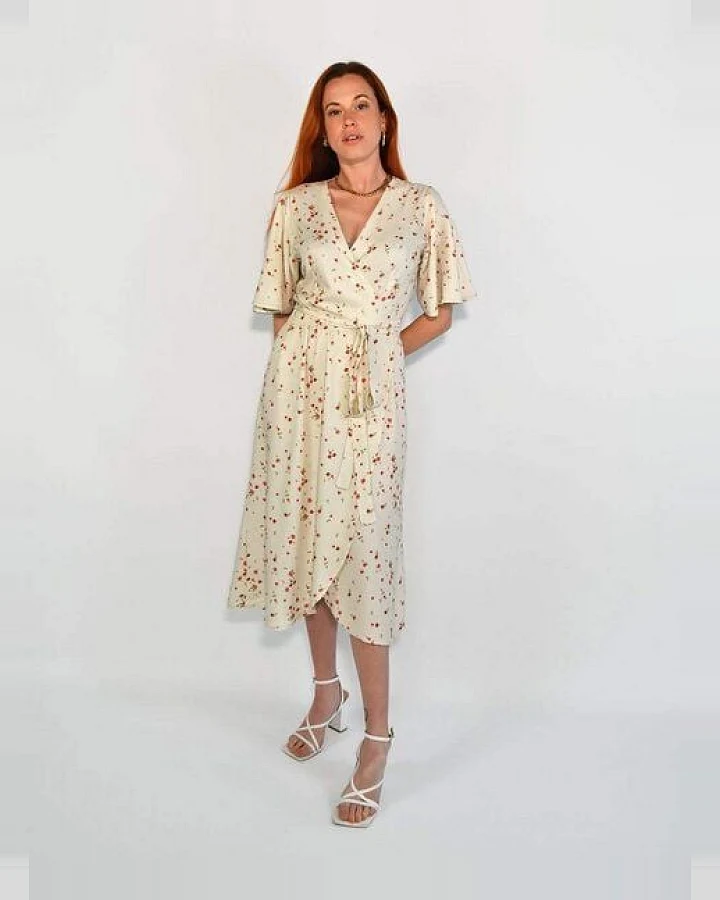 Aatise Zargot Blumen-Wickelkleid aus 100% Ecovero beige Blumendruck