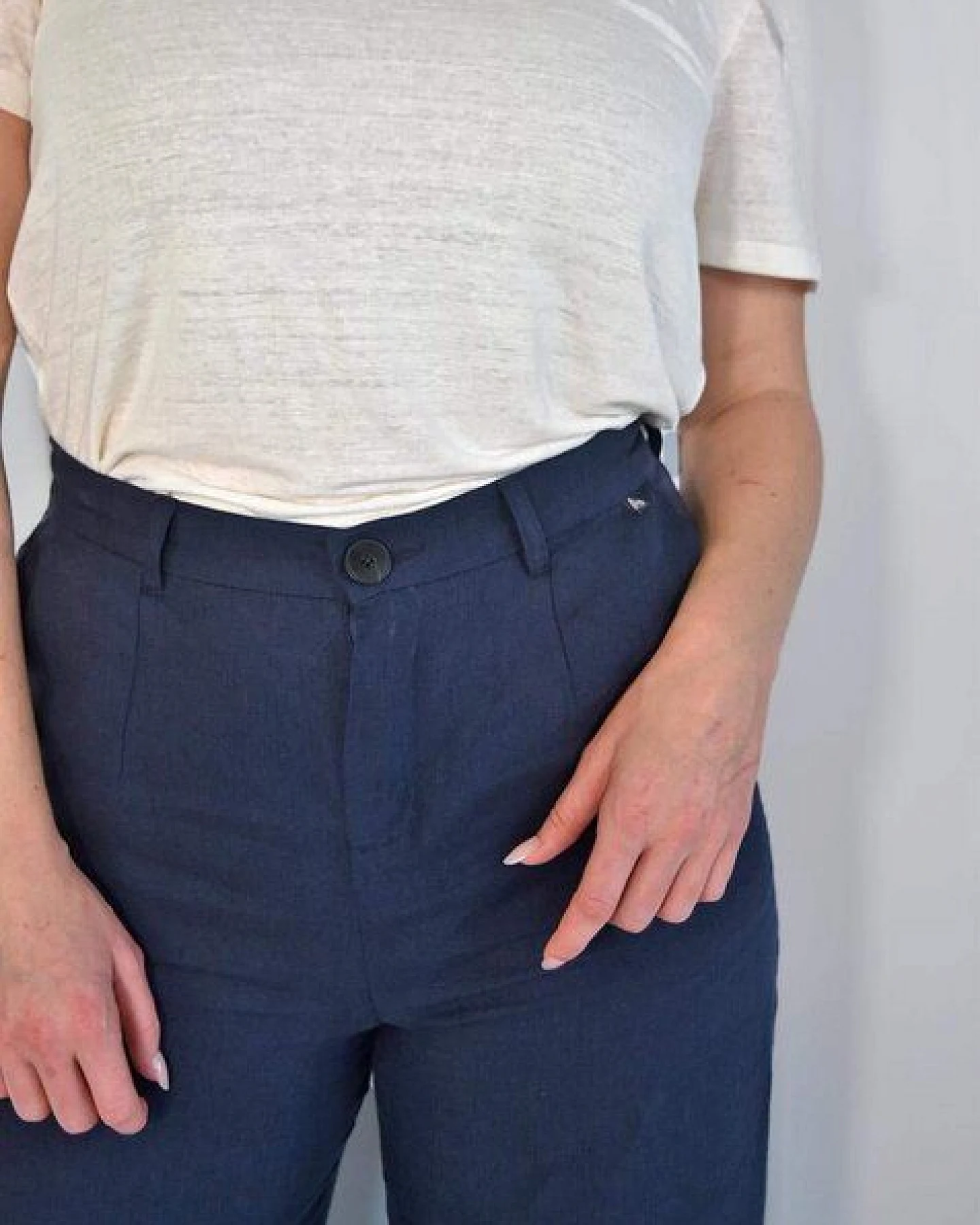 Aatise Schlaghose damen mid-rise Zhéa mit Seitentaschen aus 100% Leinen – Ansicht 2
