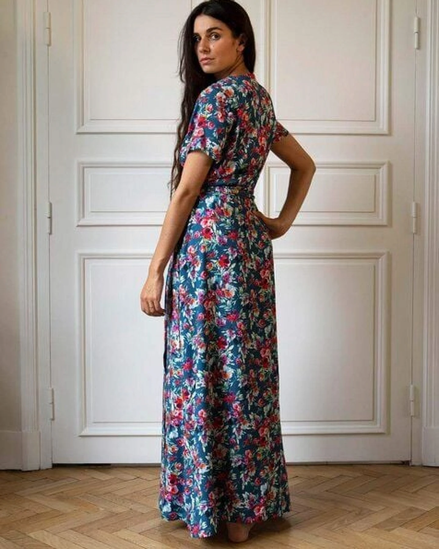 Aatise Festliches Wickelkleid aus 100% Ecovero Zady, kurzarm – Ansicht 4