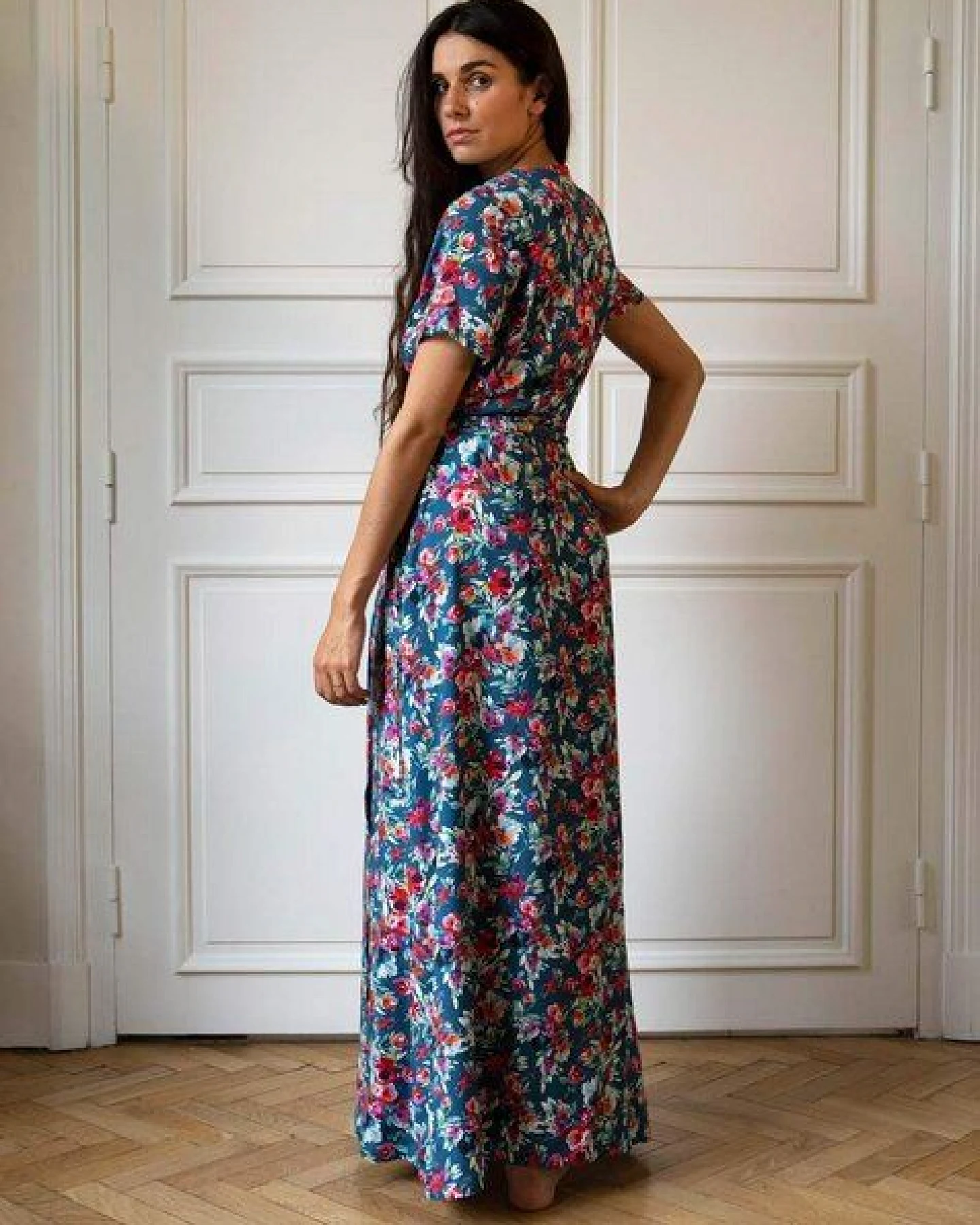Aatise Festliches Wickelkleid aus 100% Ecovero Zady, kurzarm – Ansicht 3