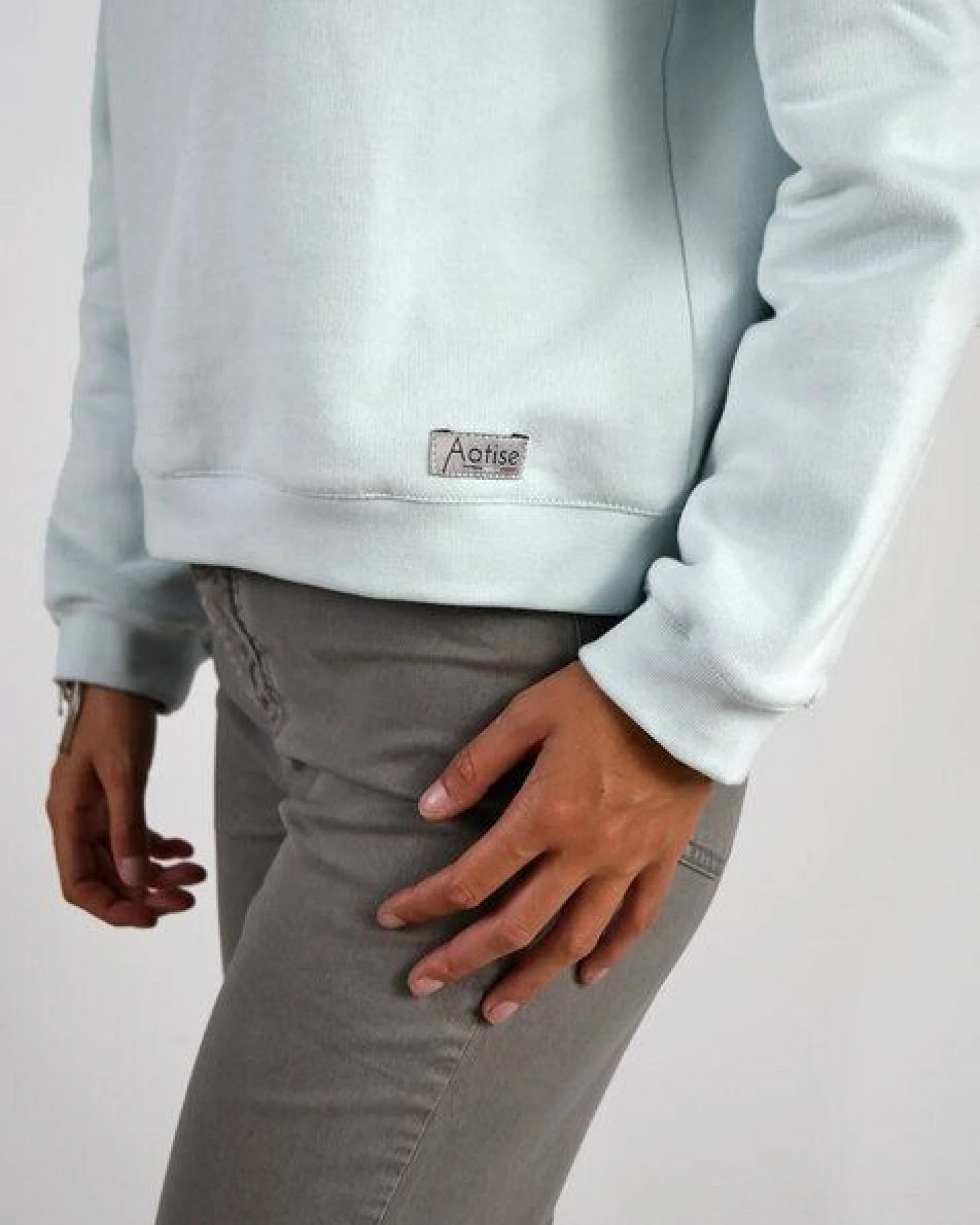 Aatise Damen-Sweatshirt Zago aus upgecycelter Bio-Baumwolle – Ansicht 2