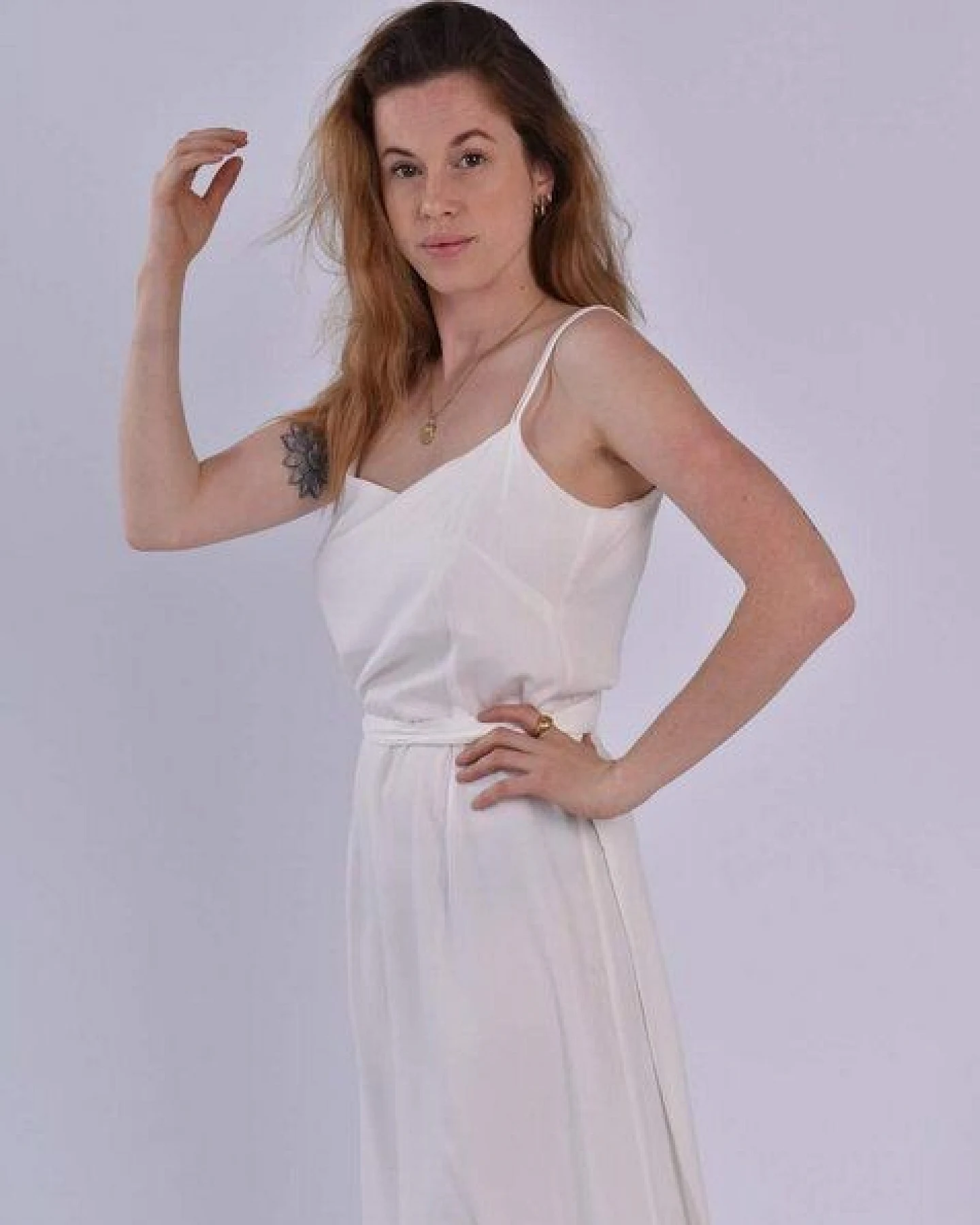 Aatise Langes Cocktailkleid rückenfrei mit Wickeleffekt Zino – Ansicht 3