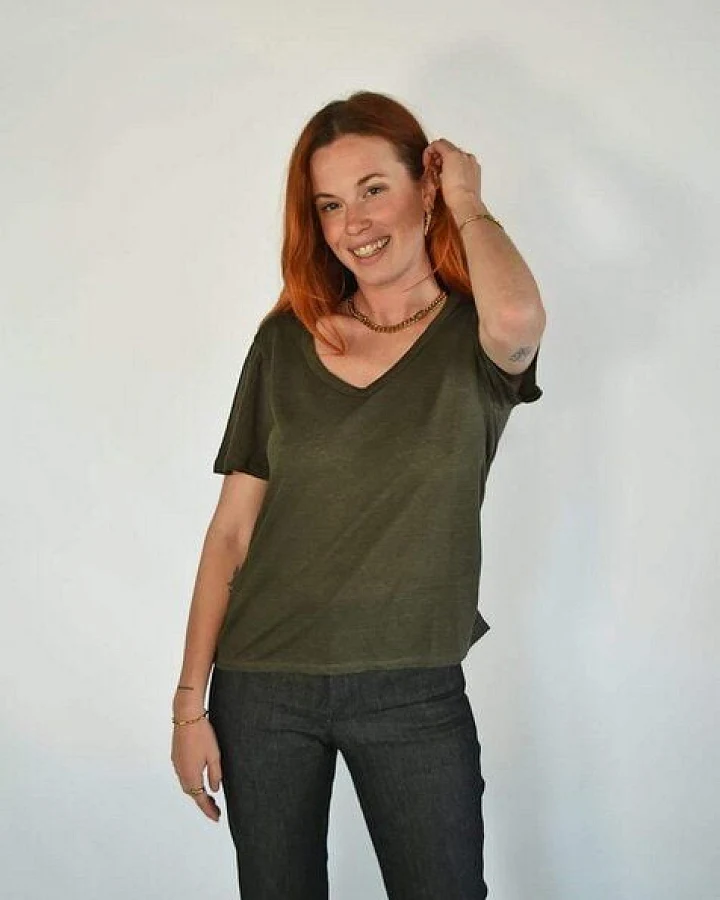 Aatise Reines Leinen-T-Shirt , V Ausschnitt Zesi, Schnitt Oversize
