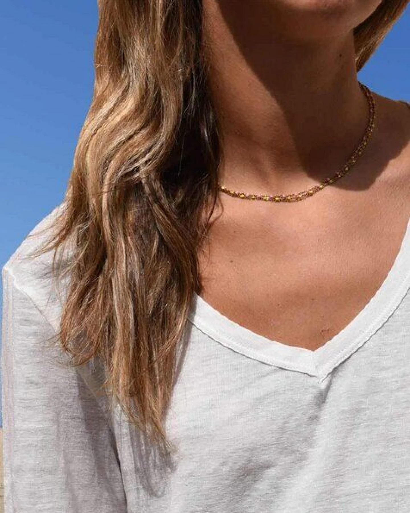 Aatise Reines Leinen-T-Shirt , V Ausschnitt Zesi, Schnitt Oversize – Ansicht 3
