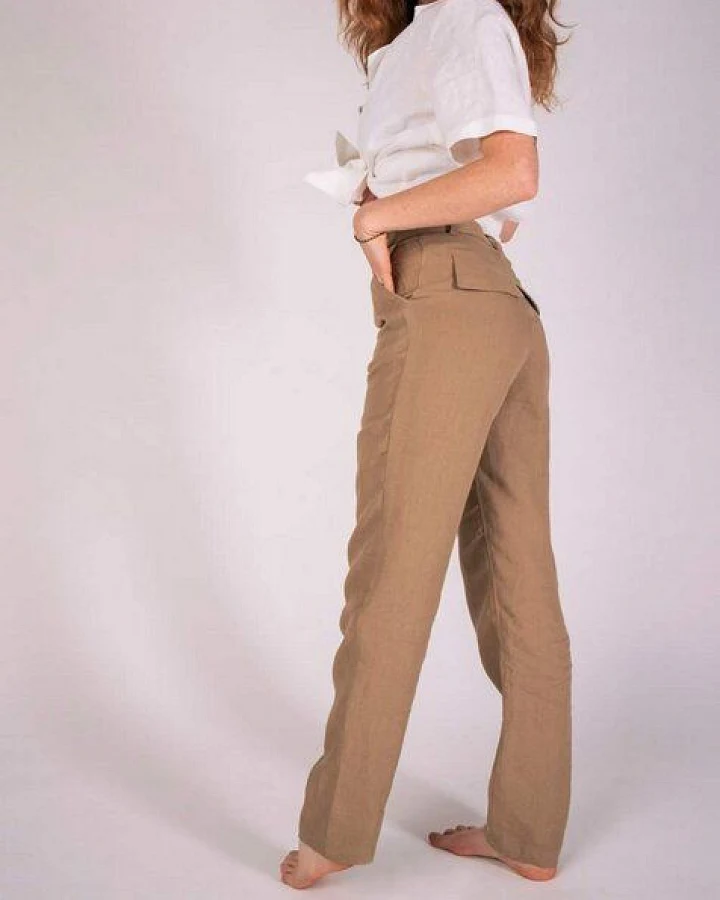 Aatise Karottenhose aus 100% Leinen mit halbhoher Taille Zigarette