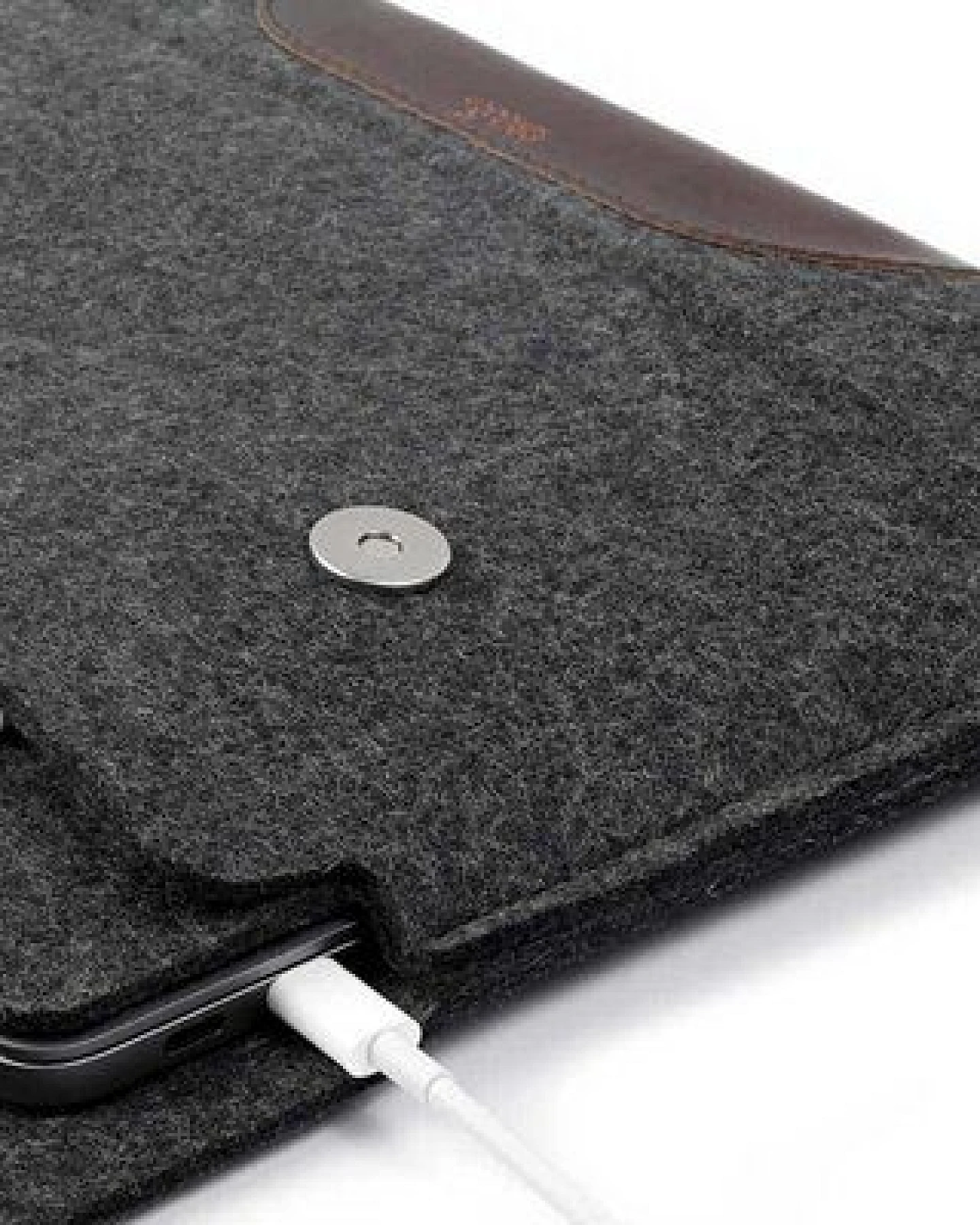 Pack & Smooch MacBook Air 15 Sleeve, MacBook Air 15 Hülle aus Wollfilz und pflanzlich gegerbtem Leder aus Italien – Ansicht 2