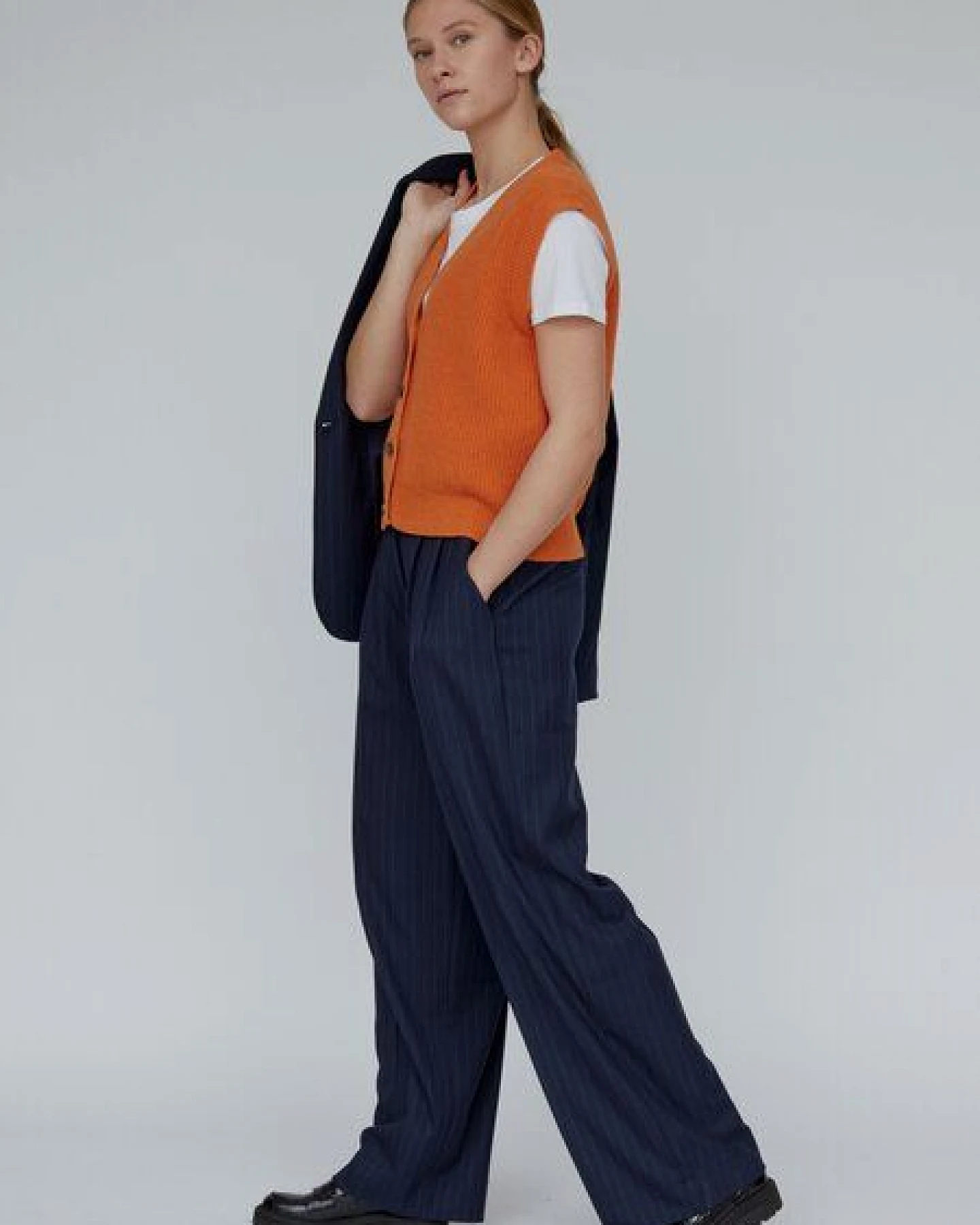 Basic Apparel Pullunder geknöpft - Lise Vest - aus recycelter Wolle – Ansicht 2