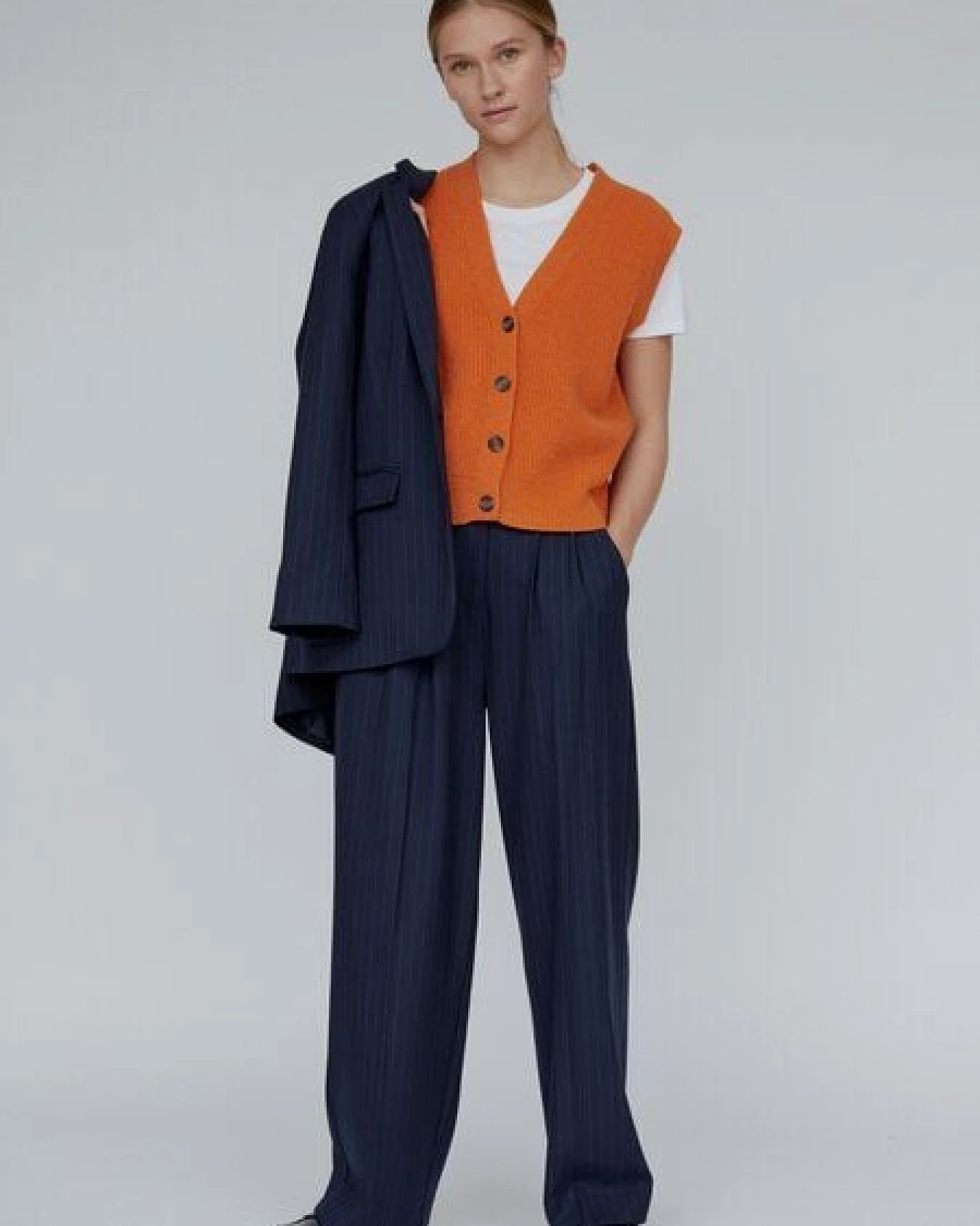 Basic Apparel Pullunder geknöpft - Lise Vest - aus recycelter Wolle – Ansicht 3