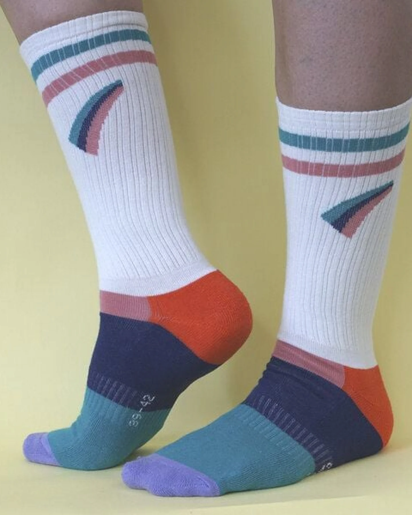 Fräulein Prusselise Sportsocke Regenbogen Tennissocke, bunt gemustert – Ansicht 4